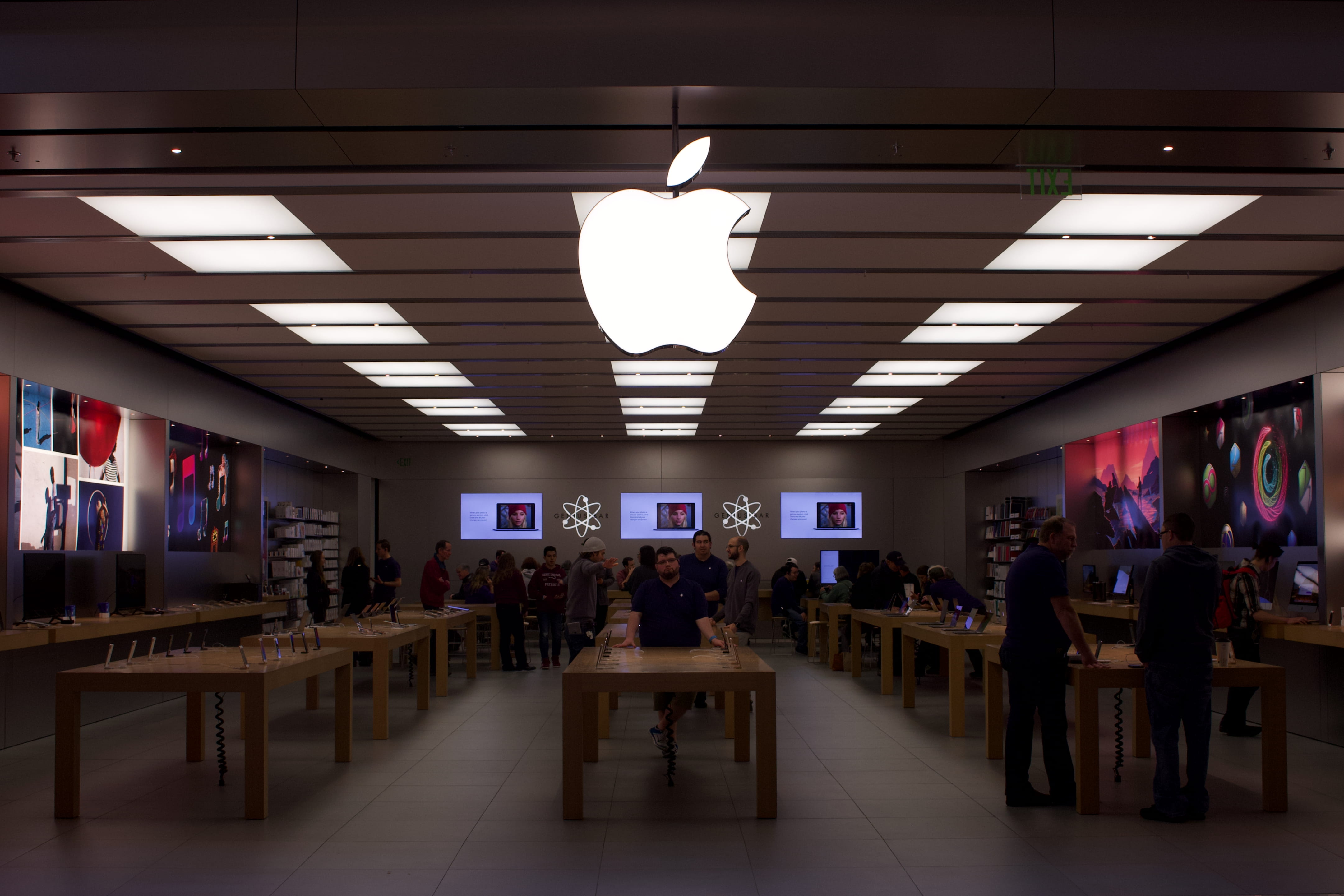 macbook, architecture, tech, 4K, illuminated, indoors, business, apple, boise, light, restaurant, iphone, real people, seat, adult, retail, women, apple boise towne square, HD Wallpaper