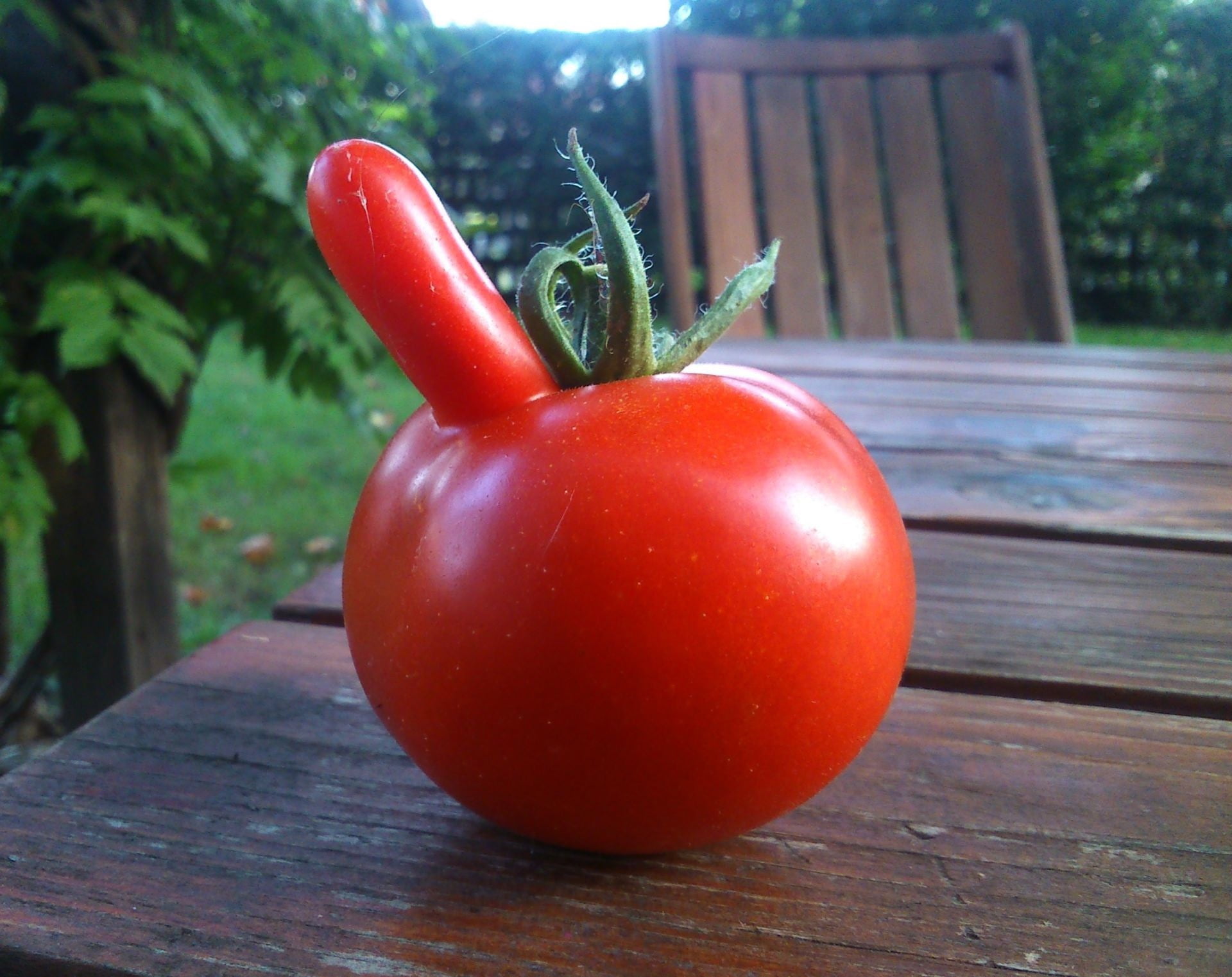 1080P, funny, tomato, tomatic, background, the Board table, spout, vegetable, squirt, picture, HD Wallpaper