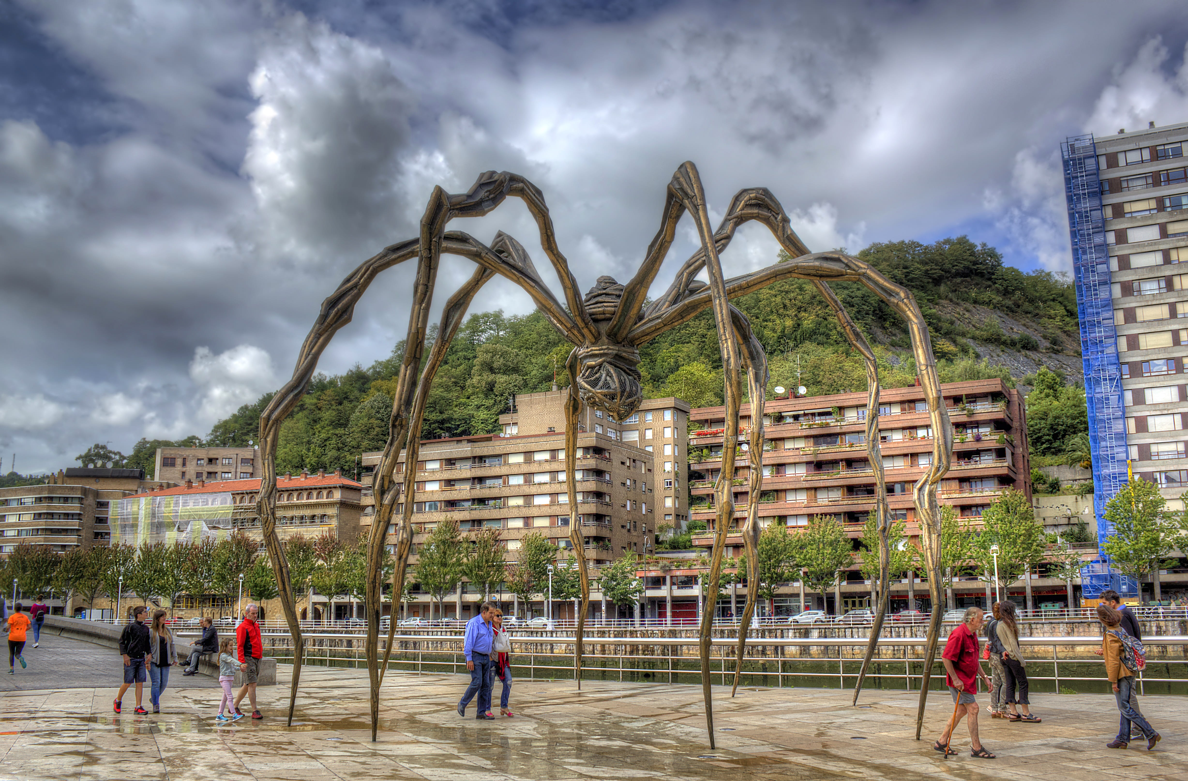 plant, architecture, built structure, city, day, water, guggenheim museum bilbao, guggenheim, sky, people, spider of bilbao, building exterior, playing, HD Wallpaper