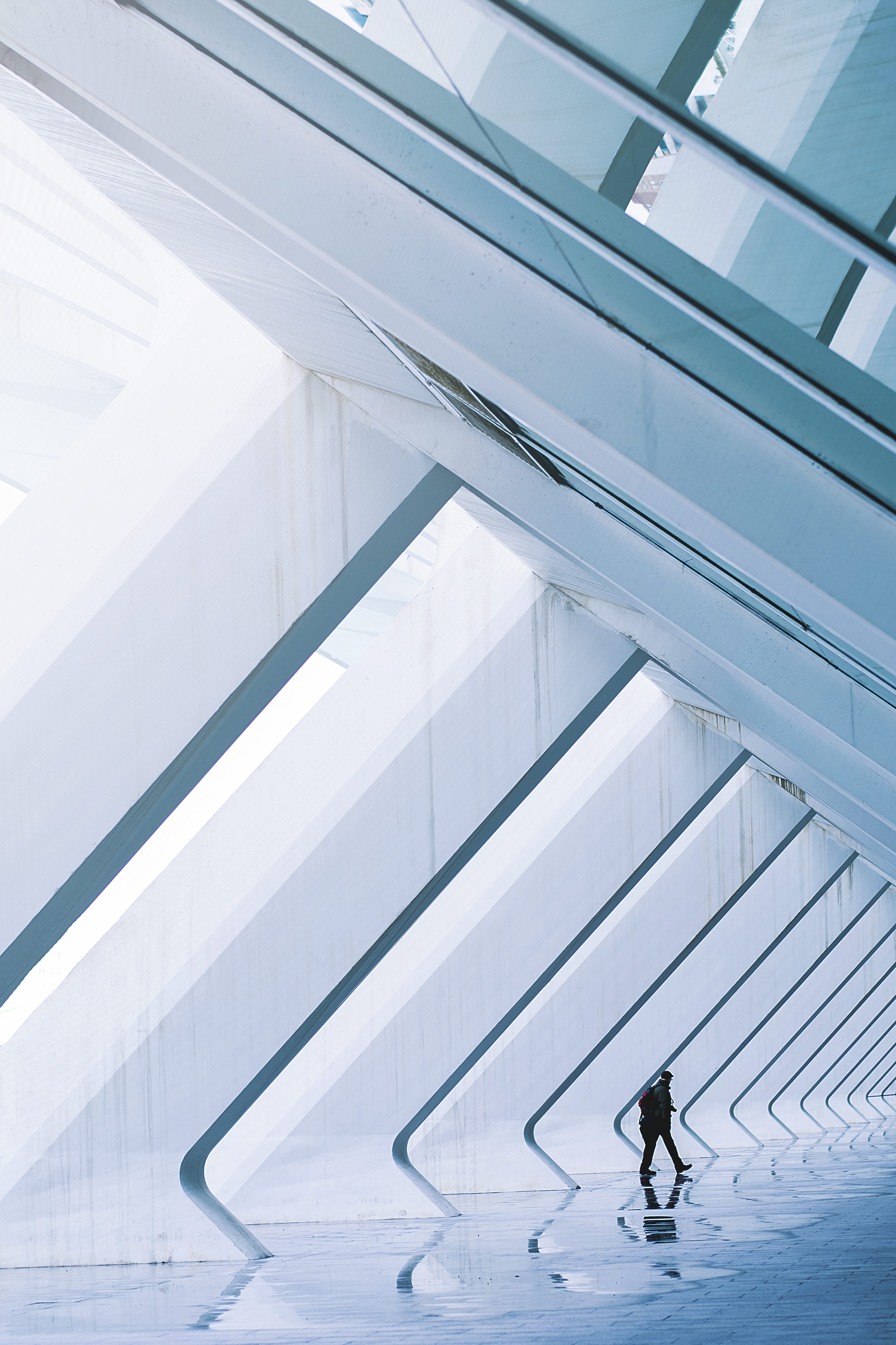 walls, built structure, rain, travel, city, sport, leisure activity, lifestyles, reflection, inside, man, men, walking, slanting, 5K, architecture, staircase, Phone HD Wallpaper