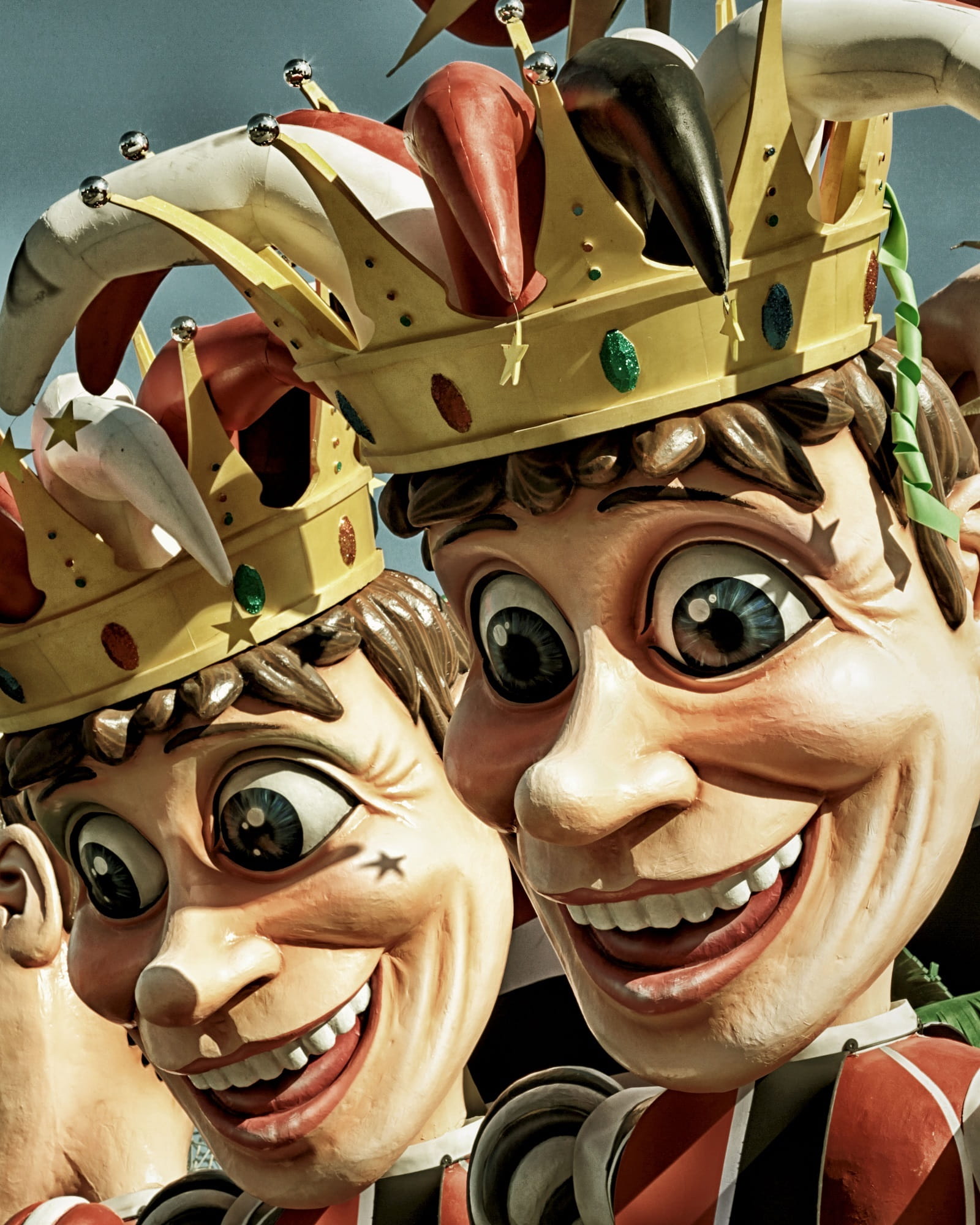 mask - disguise, carnival, sculpture, festival, adult, Masks, artistic, colorful, Characters, Costume, celebration, Jesters, cheerful, representation, disguise, Phone HD Wallpaper