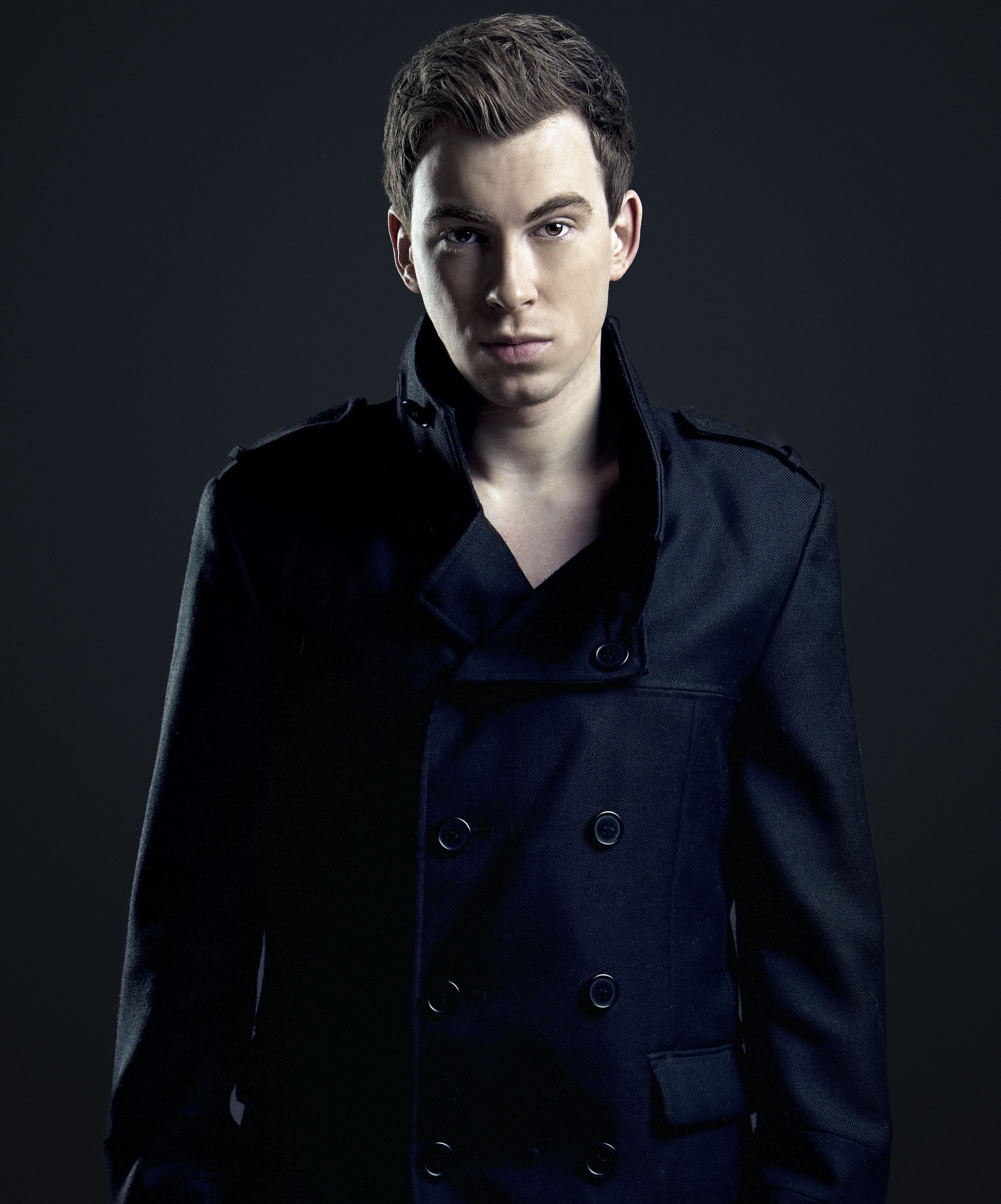 music, young adult, front view, suit, Hardwell, clothing, 2K, looking at camera, black background, fashion, contemplation, men, DJ, one person, business, Phone HD Wallpaper
