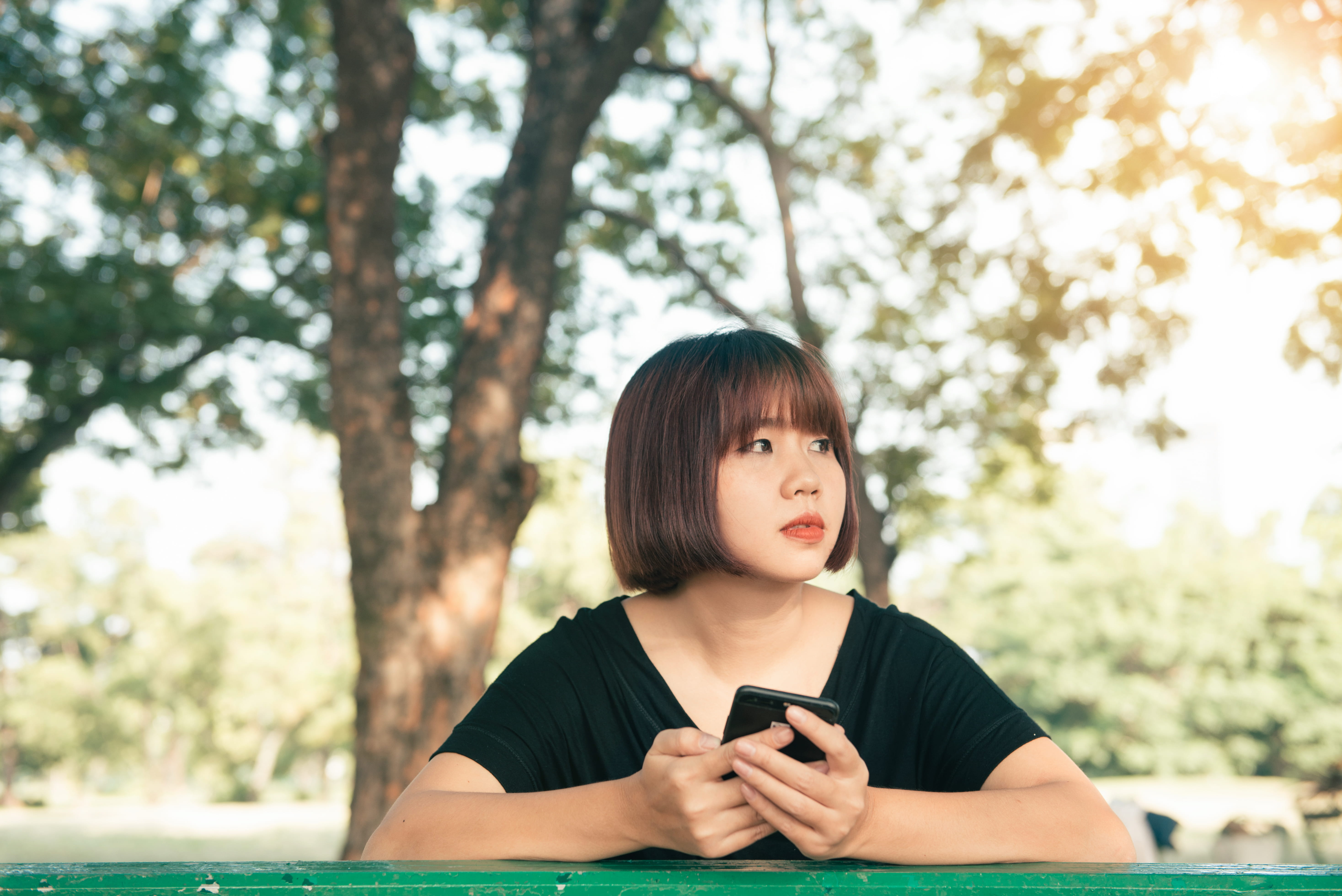 screen, real people, contemporary, young adult, telephone, cellphone, woman, portrait, teenager, smartphone, hands, using phone, standing, daylight, headshot, HD Wallpaper