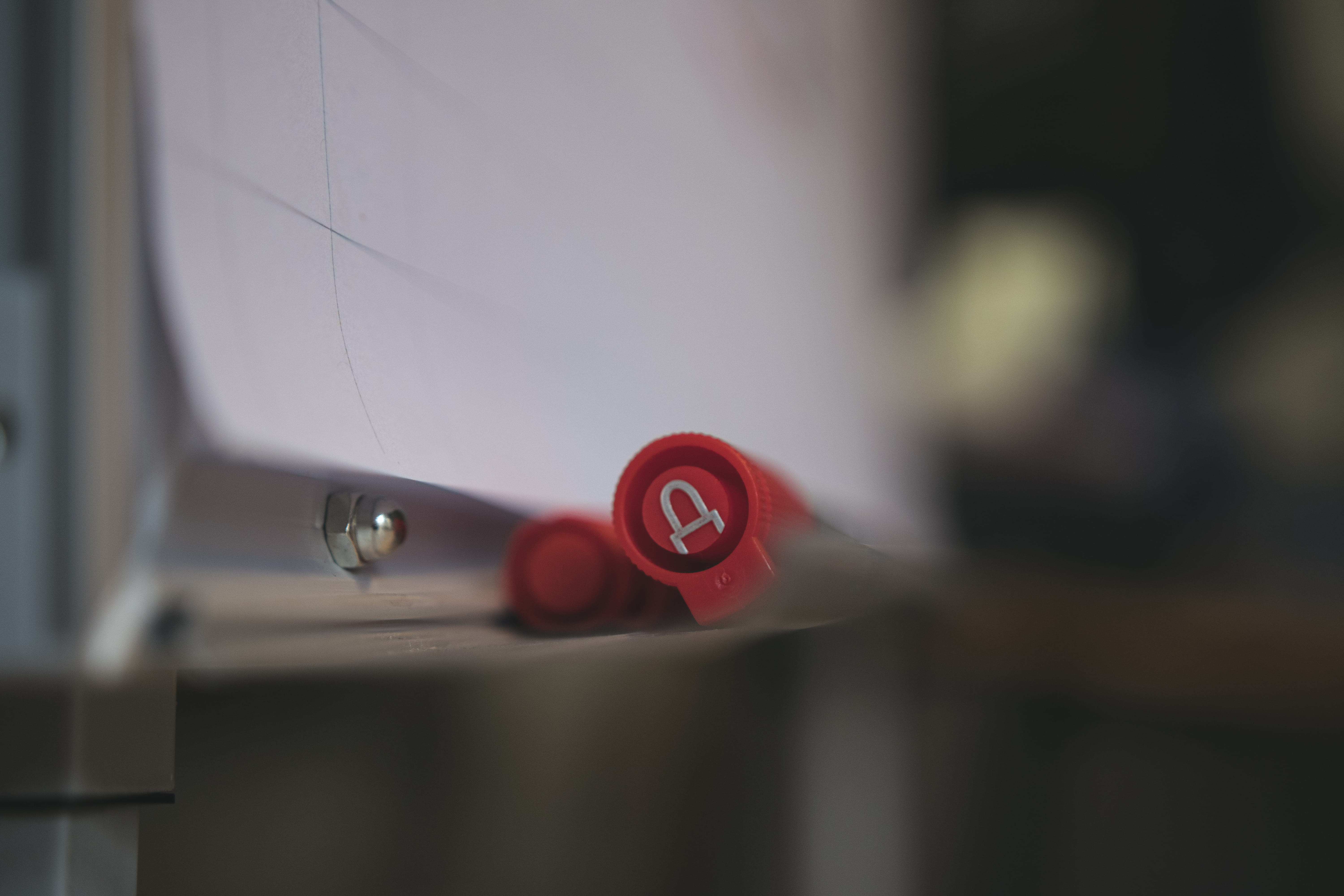 flipchart, text, square, 5K, surveillance, red, bitsupport ug, focus on foreground, day, company, communication, osnabrück, safety, metal, technology, HD Wallpaper