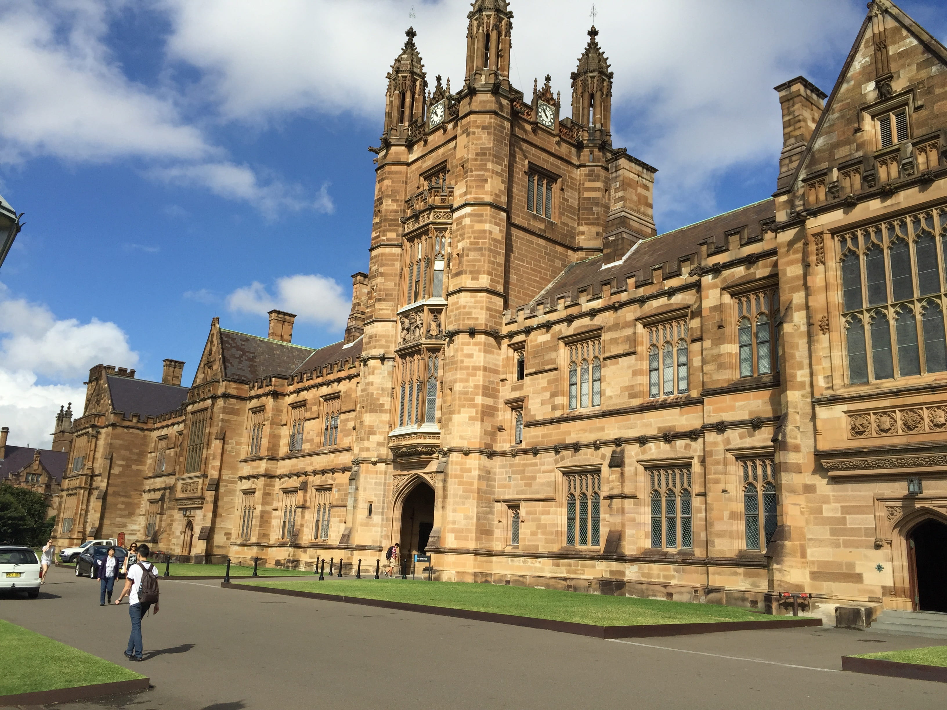 travel destinations, sky, person, cloud - sky, walking, building exterior, day, university, built structure, outdoors, history, architecture, education, HD Wallpaper