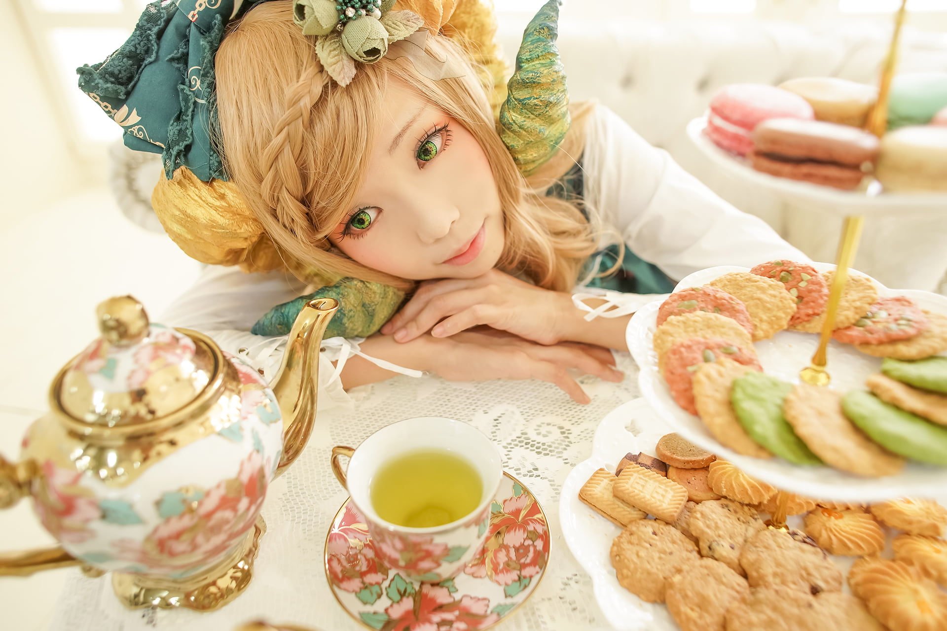 blonde, lifestyles, indoors, one person, real people, food and drink, innocence, girls, table, portrait, child, green eyes, females, drink, women, headdress, HD Wallpaper