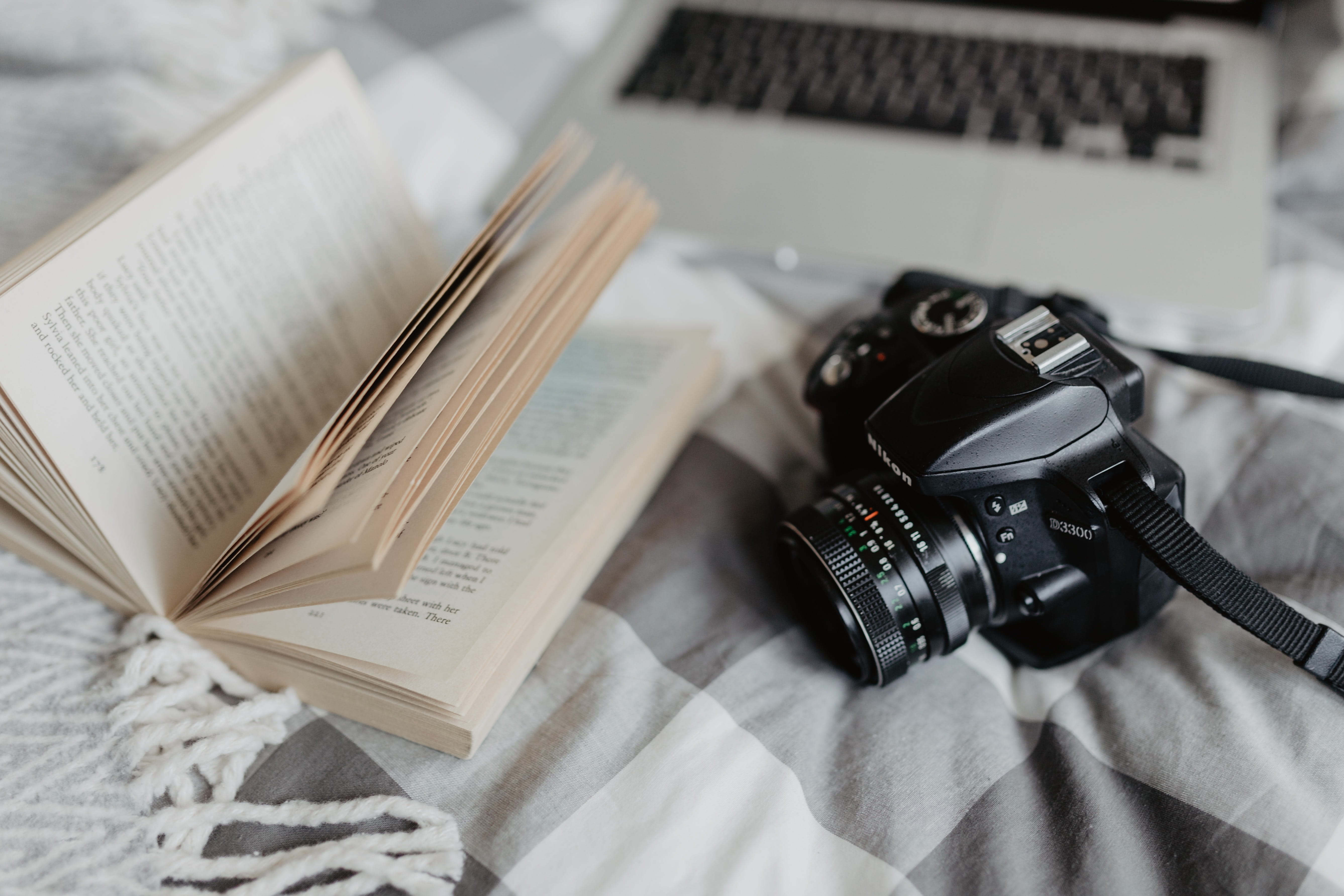 photographer, no people, education, close-up, camera - photographic equipment, book, high angle view, bedroom, bedding, table, computer, communication, HD Wallpaper