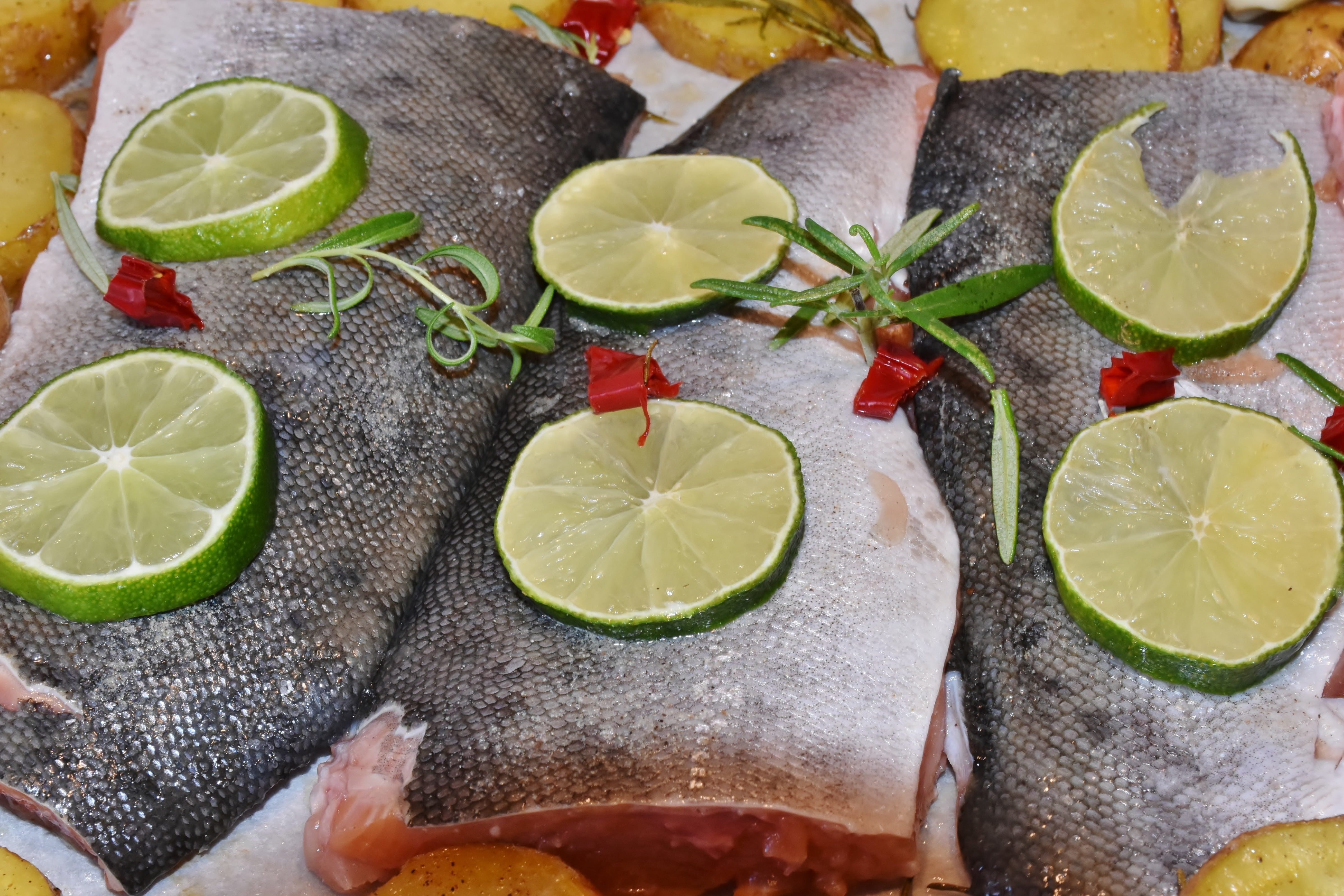 court, protein, kitchen, frisch, garnish, salt, mint leaf - culinary, herb, high angle view, spices, salmon, refreshment, cooking ingredients, drink, oil, HD Wallpaper