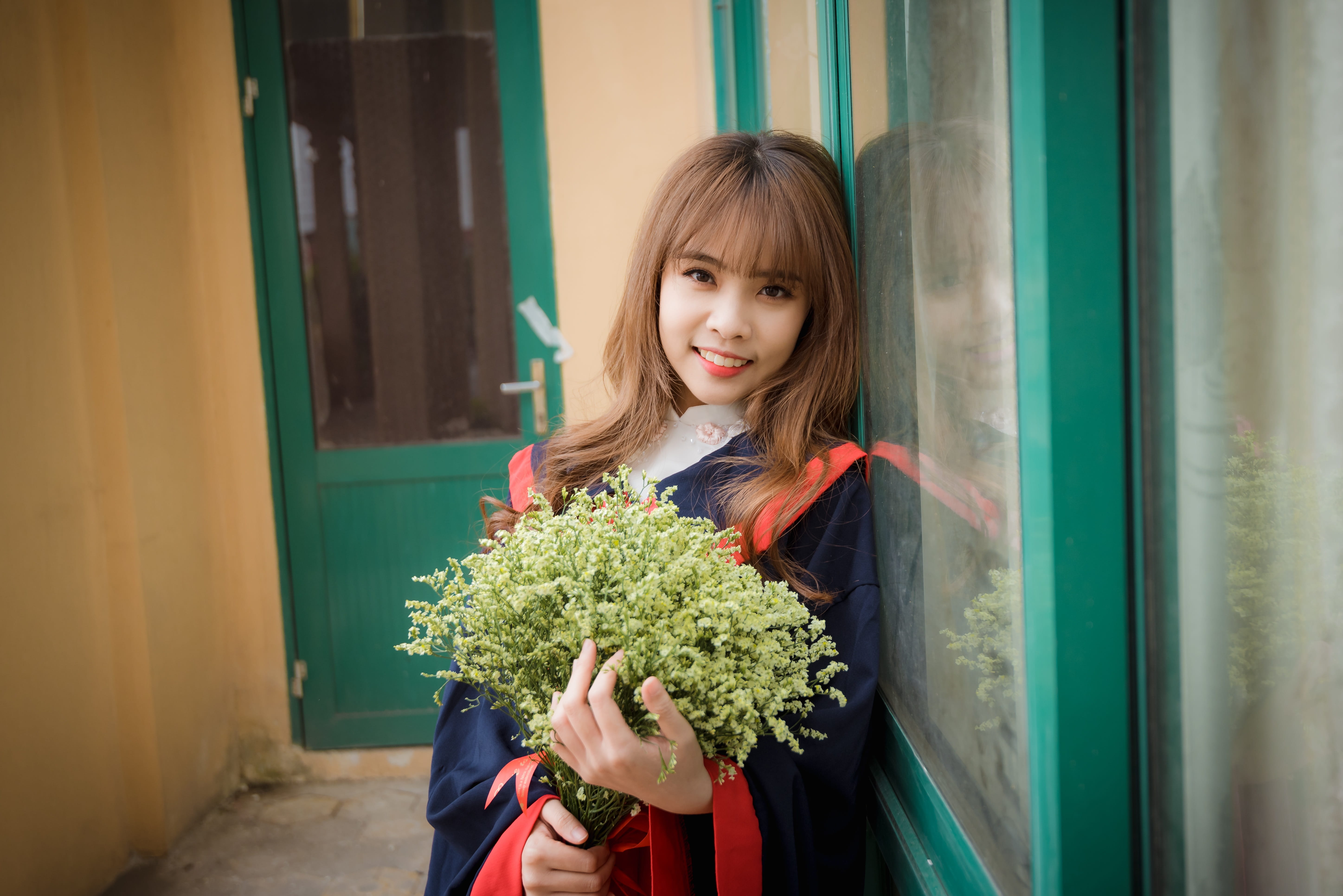 face, waist up, leisure activity, girl, flower, eyes, real people, childhood, females, outdoors, smile, hair, smiling, 5K, last year, school, portrait, HD Wallpaper