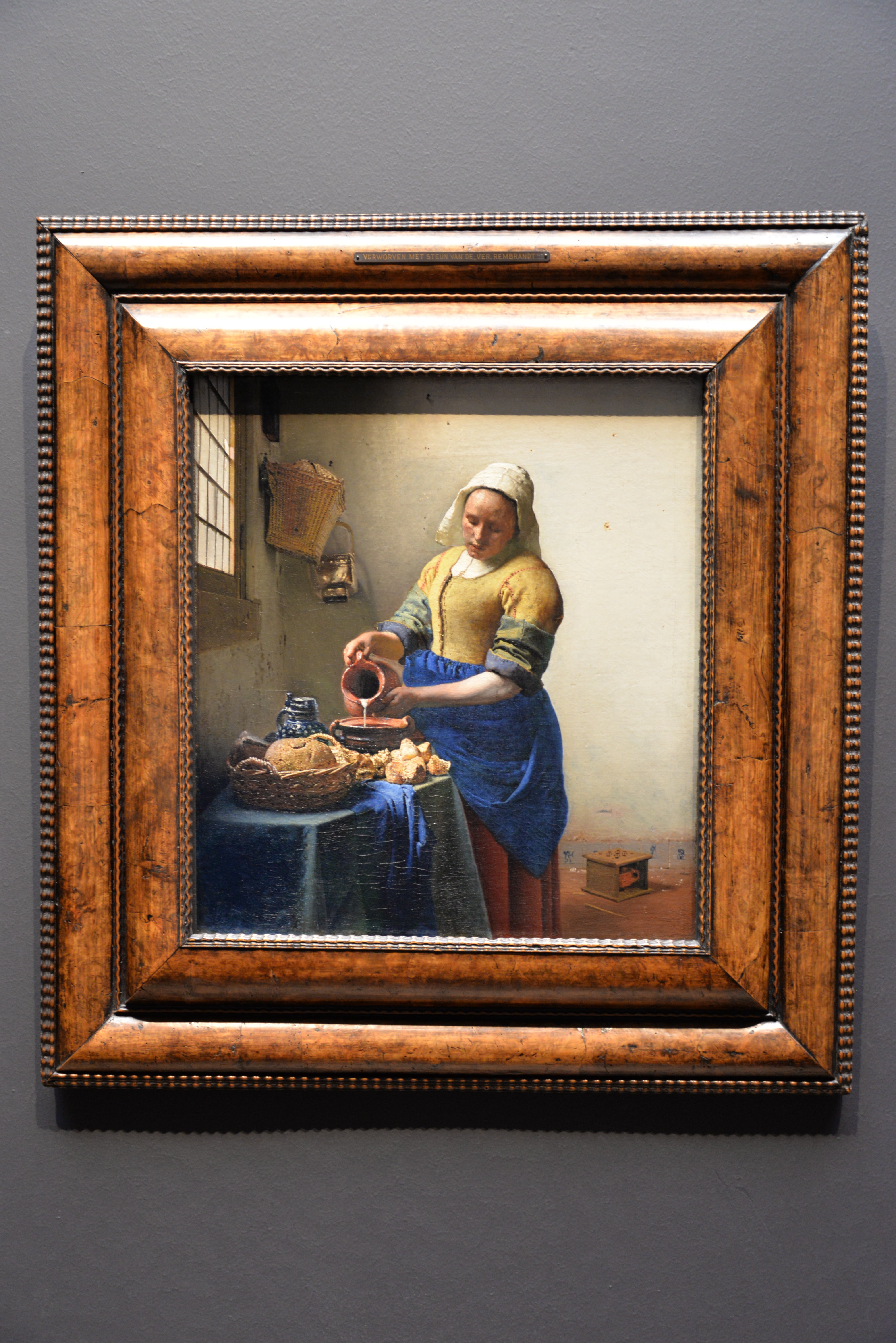 holland, indoors, lifestyles, young adult, rijksmuseum, beautiful woman, masters of light, light, one person, holding, women, adult, mirror, vermeer, 5K, Phone HD Wallpaper