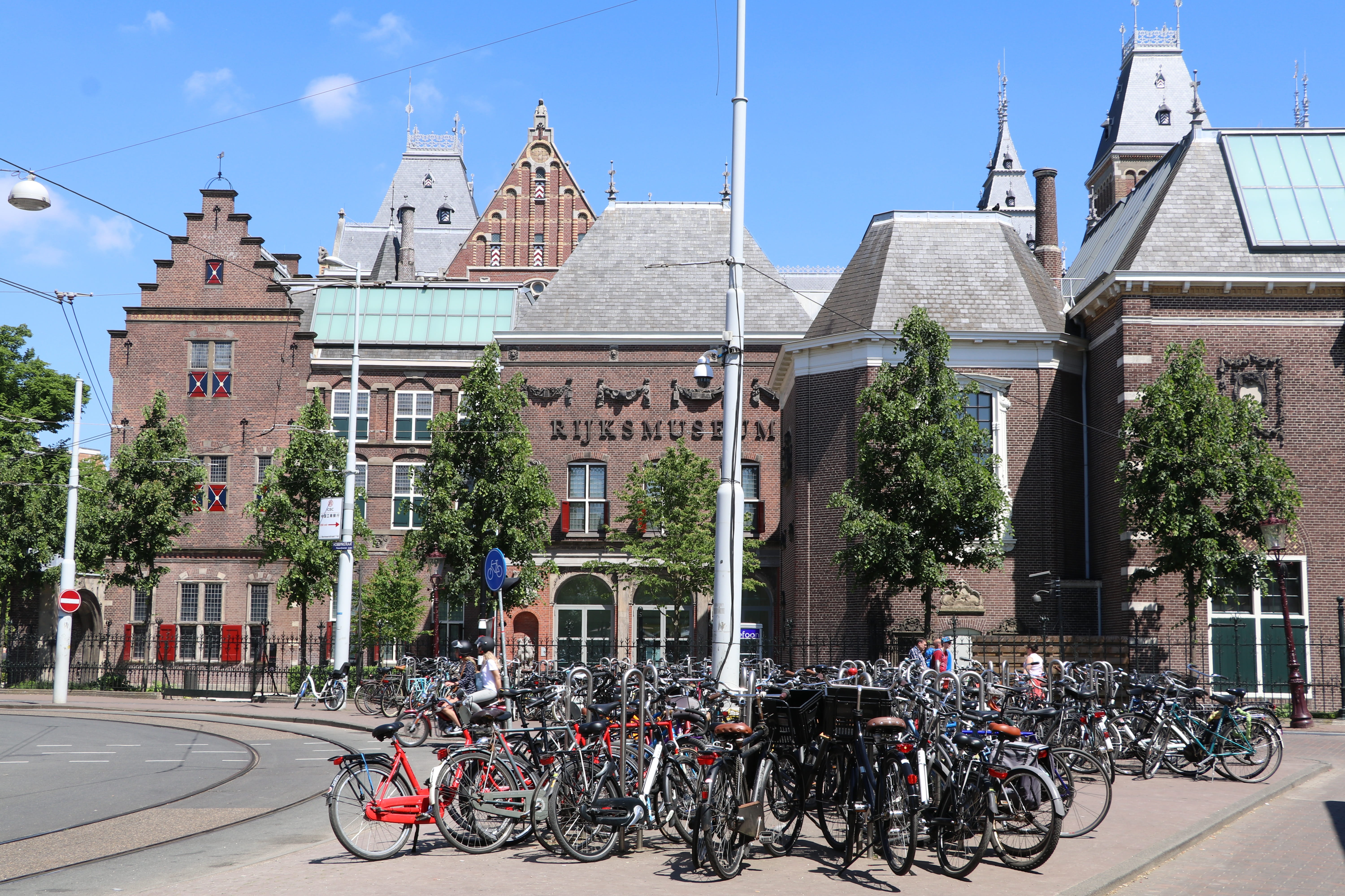 nature, plant, tree, rijksmuseum, transportation, museums, real people, sky, amsterdam, tourism, city, sunlight, outdoors, architecture, urban area, incidental people, HD Wallpaper