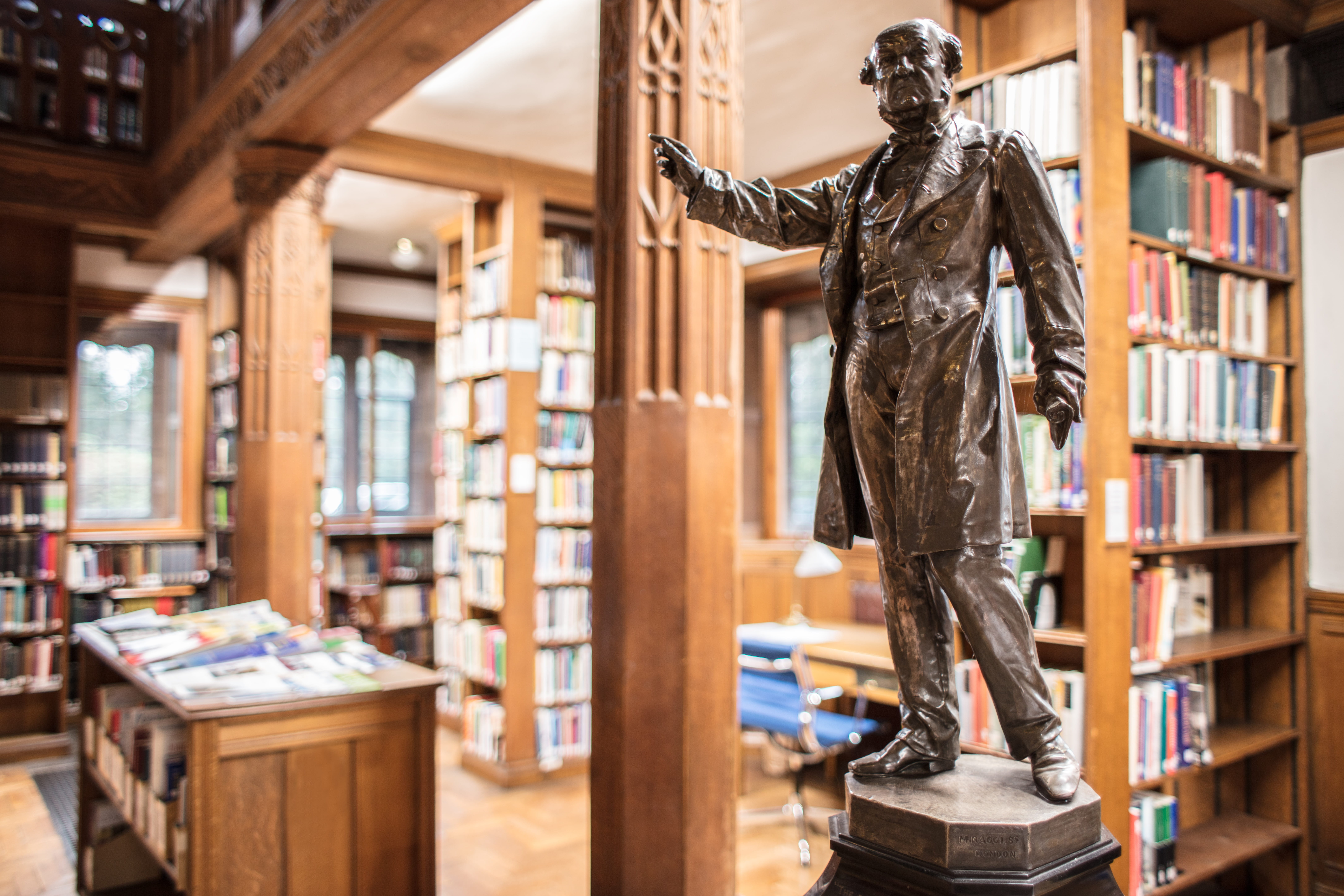 university, shelves, statue, study, library, human representation, history, read, 8K, representation, books, architecture, college, bust, historic, indoors, HD Wallpaper