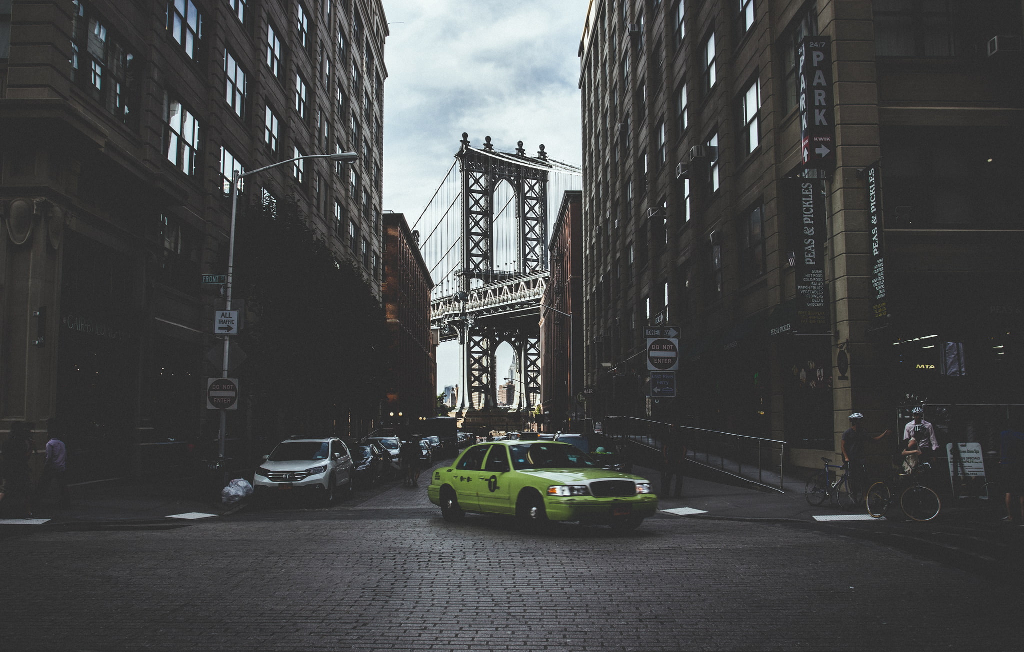 cars, taxi, lampposts, United States, bridge, street, bikes, people, Brooklyn, New York, 1080P, HD Wallpaper