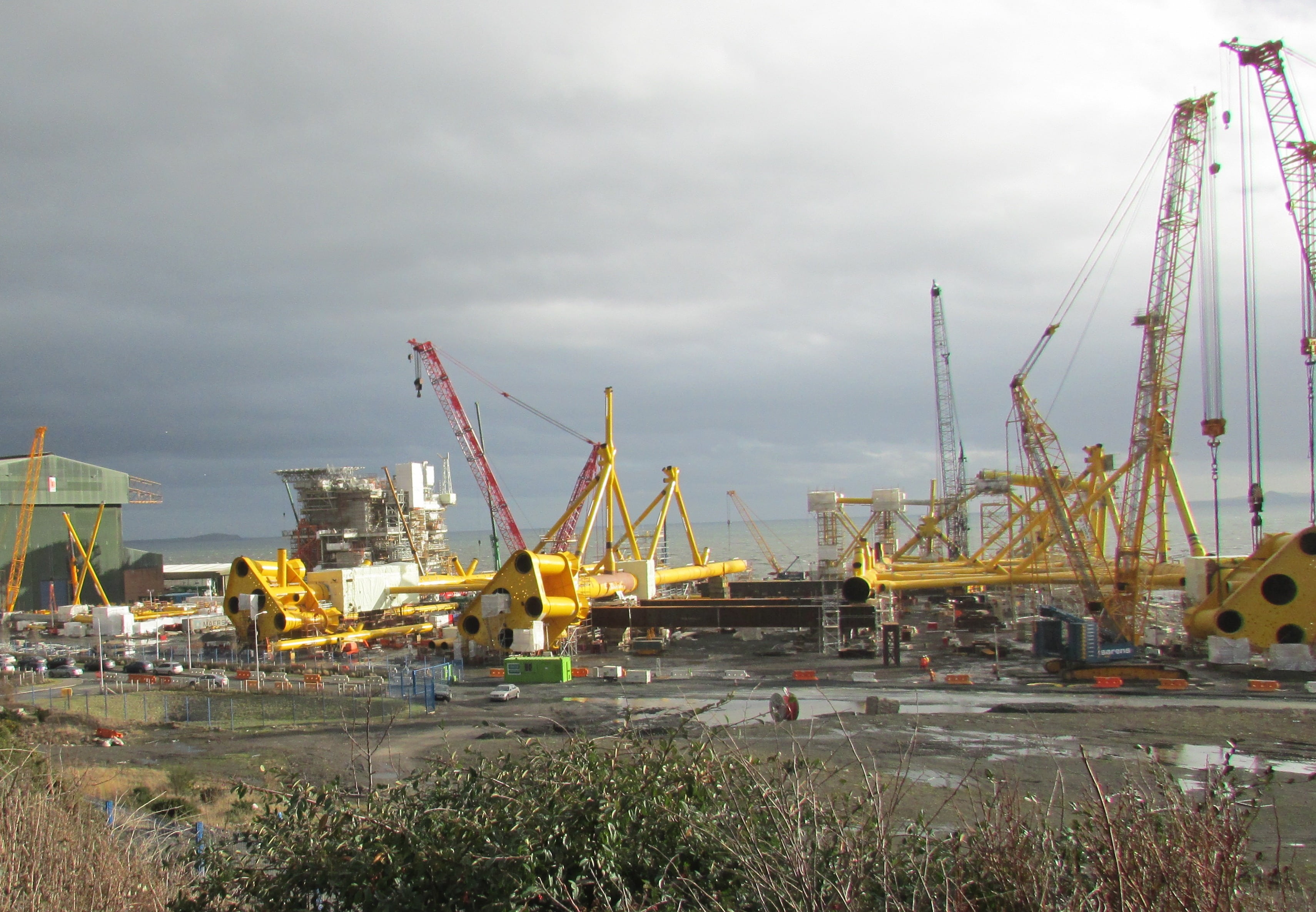 outdoors, machinery, nature, fuel and power generation, shipbuilding, business, no people, wind turbine, crane - Construction Machinery, architecture, construction industry, HD Wallpaper