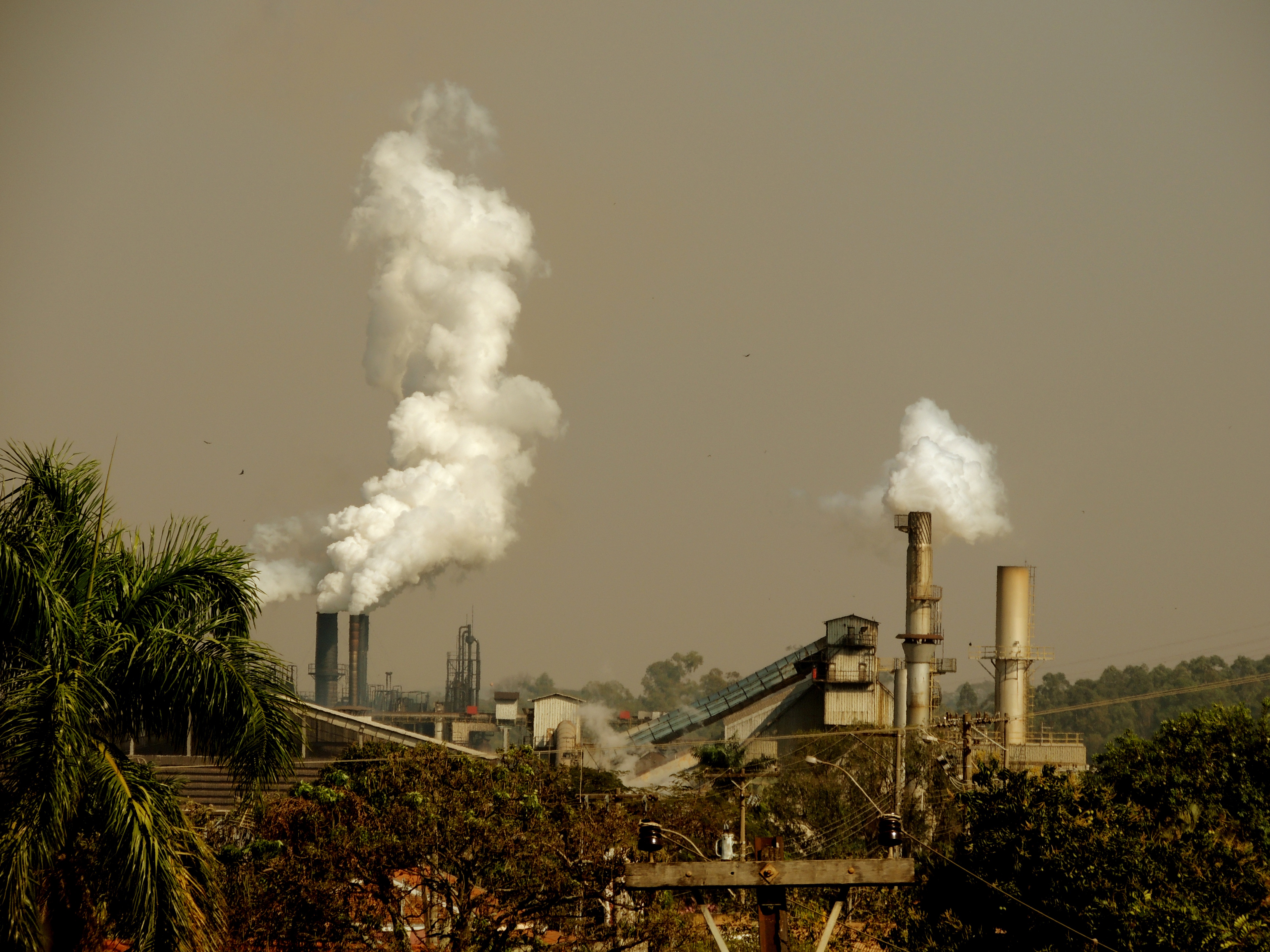 sky, atmospheric, poisonous, air pollution, factory, industry, smoke - physical structure, 4K, environment, no people, smoke stack, plant, emitting, chemistry, HD Wallpaper