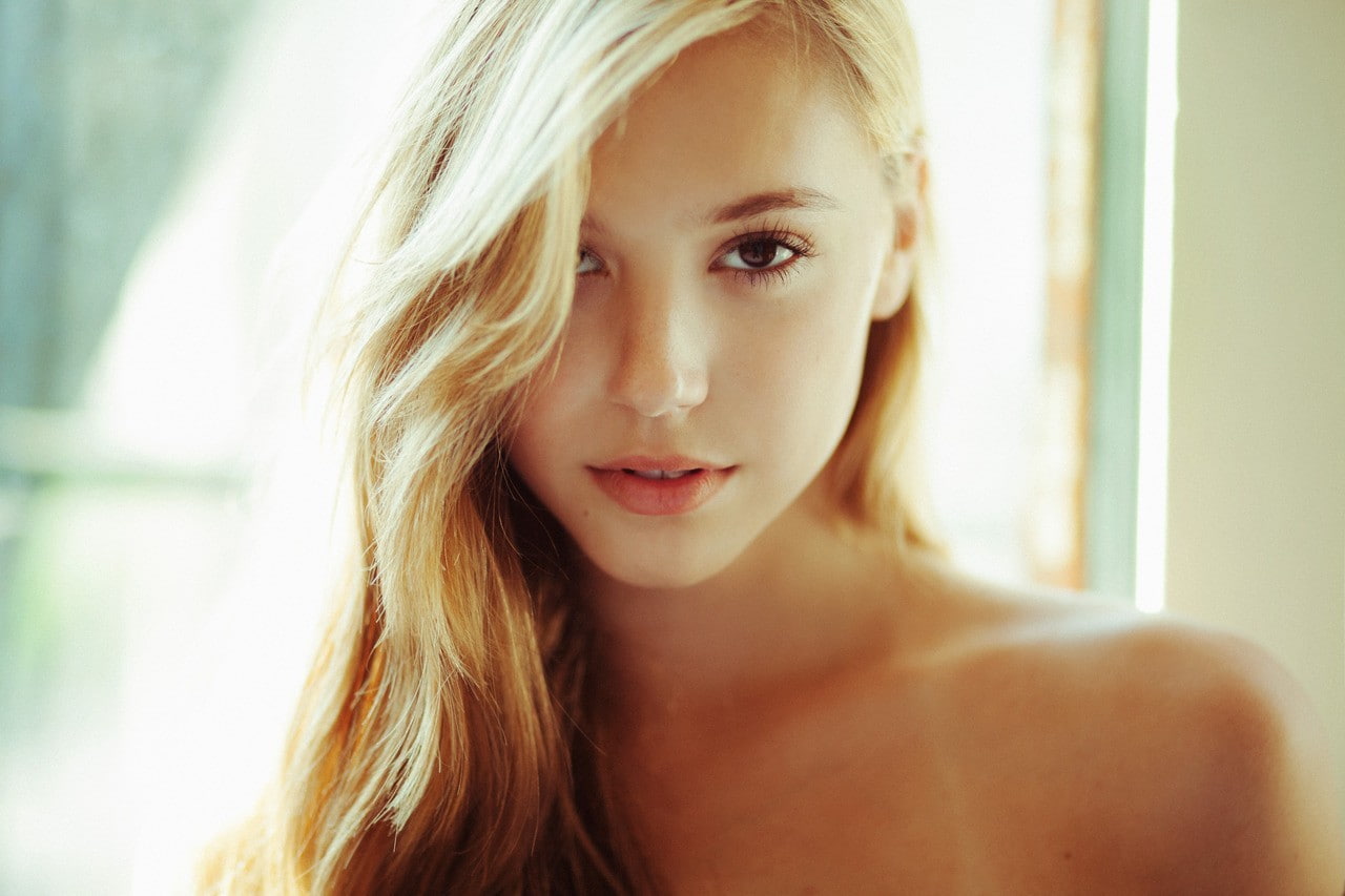 720P, blonde, looking at viewer, long hair, model, women, Alexis Ren, HD Wallpaper