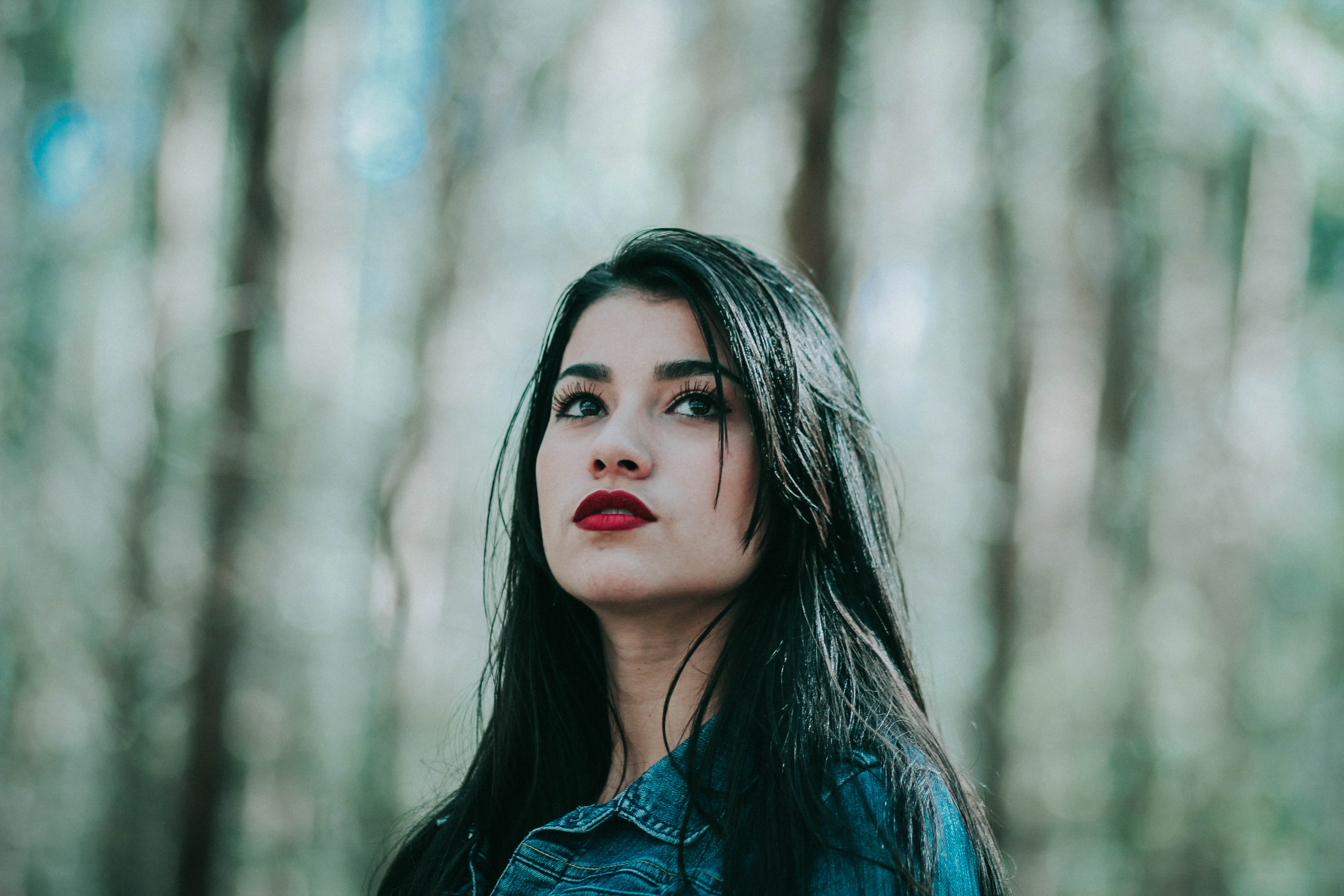 5K, adult, land, forest, photoshoot, headshot, beautiful woman, plant, one person, hair, young women, pretty, hairstyle, looking at camera, focus, person, HD Wallpaper