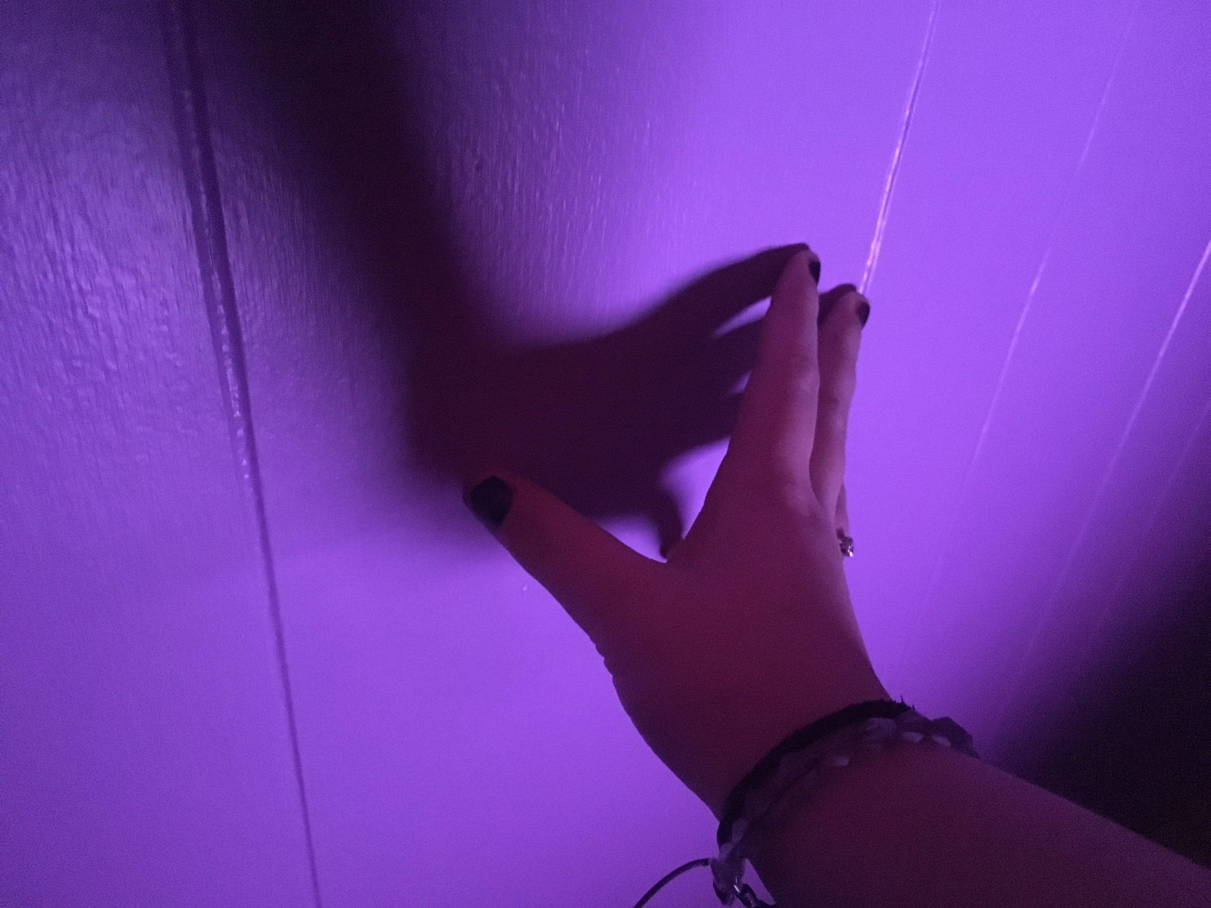 finger, 4 elm st, shadow, laser, body part, computer, purple, flare, pc, glitter, music, electronics, human limb, hair, human body part, montreal, projection screen, HD Wallpaper