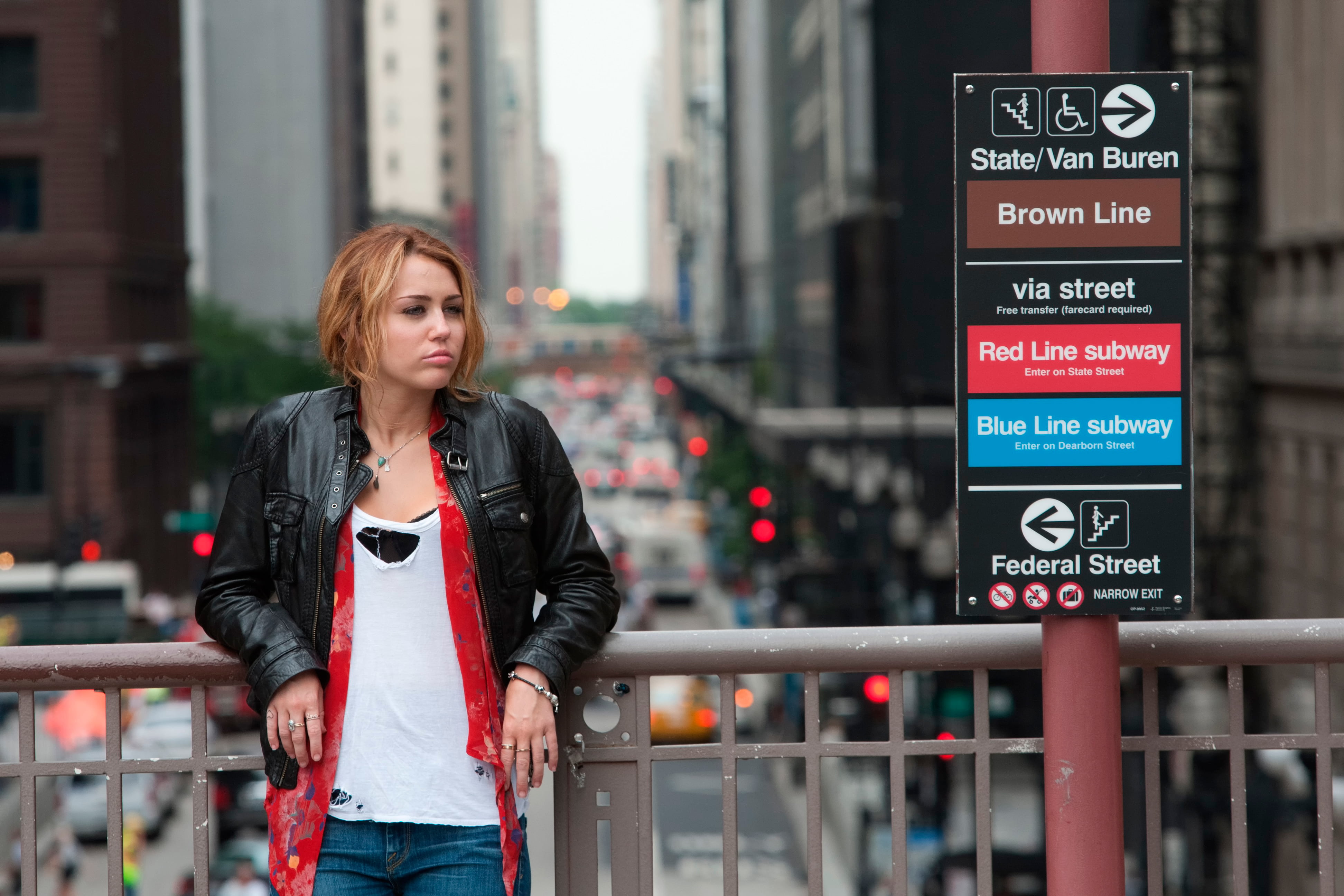 4K, focus on foreground, women, Miley Cyrus, Summer Classmates Love, clothing, three quarter length, casual clothing, From love to hate-one SMS, standing, HD Wallpaper