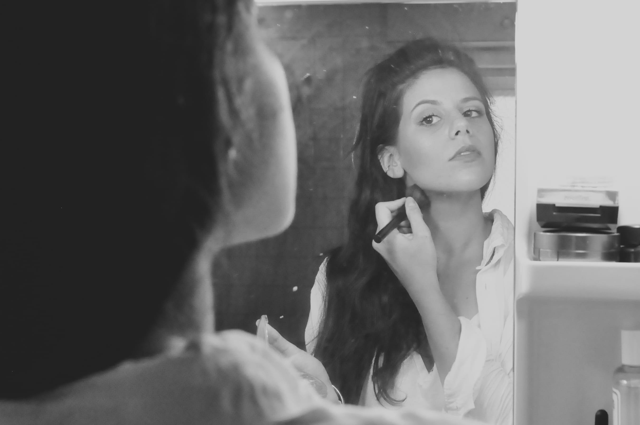 beauty, reflection, makeup brush, mirror, model, indoors, beautiful woman, real people, kurokamicho, japan, routine, over the shoulder view, one person, HD Wallpaper