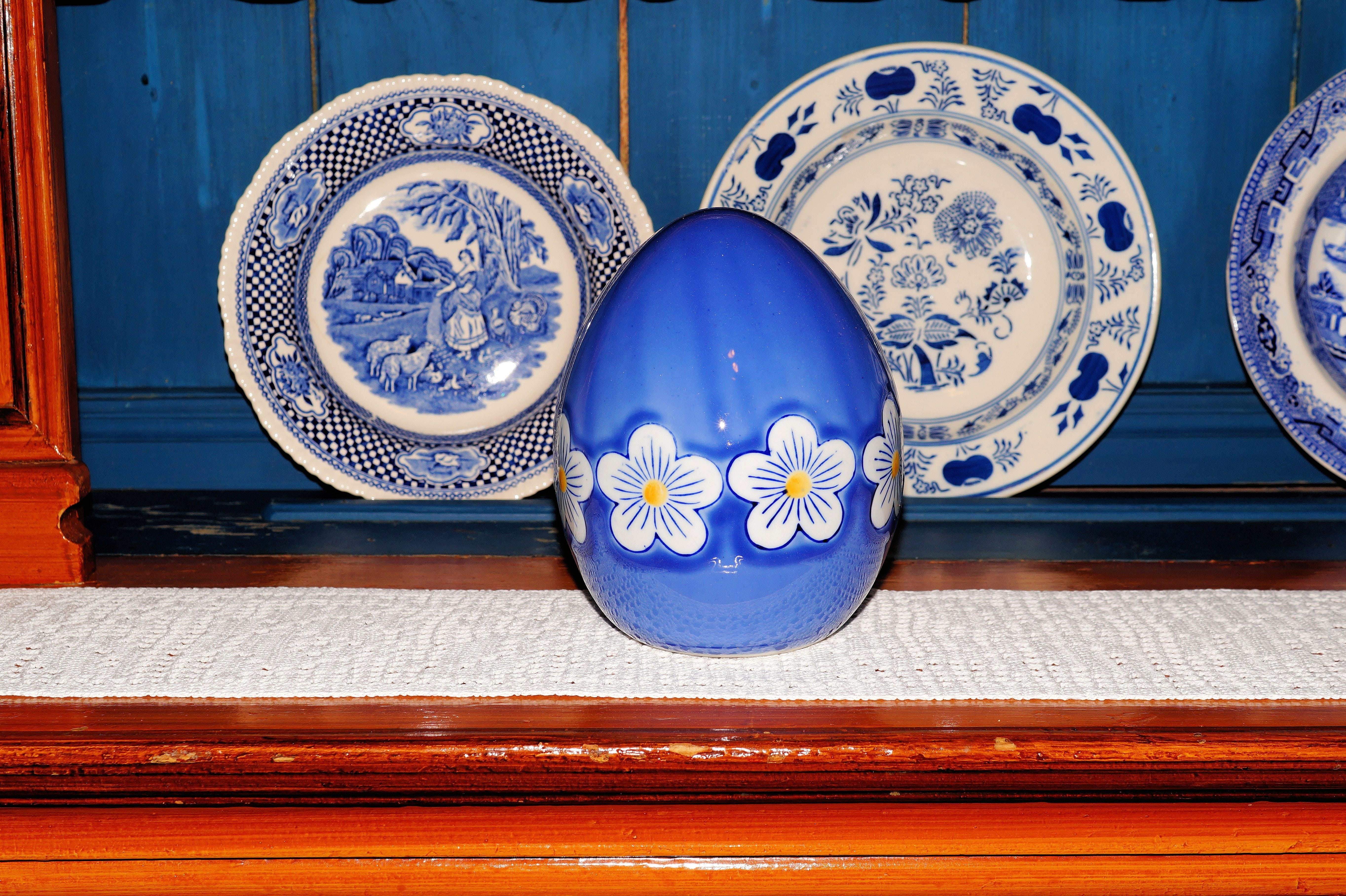 ceramics, blue, history, indoors, plate, antique, the past, architecture, religion, circle, ornate, art and craft, design, 5K, wood, floral pattern, wood - material, HD Wallpaper