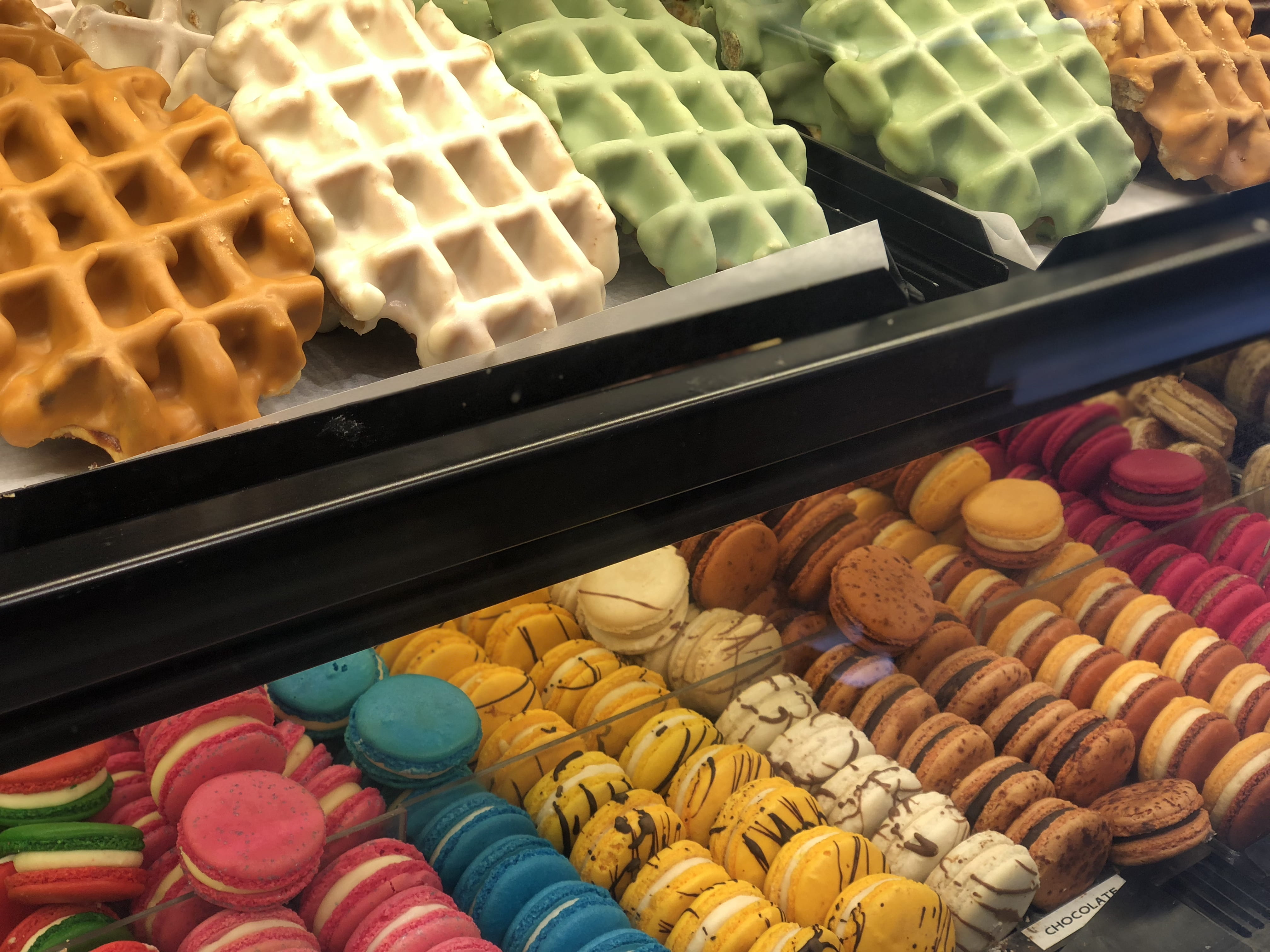 shop, dessert, display cabinet, amsterdam, retail, ready-to-eat, baked pastry item, still life, waffel, for sale, indulgence, store, yummy, pink, choice, HD Wallpaper