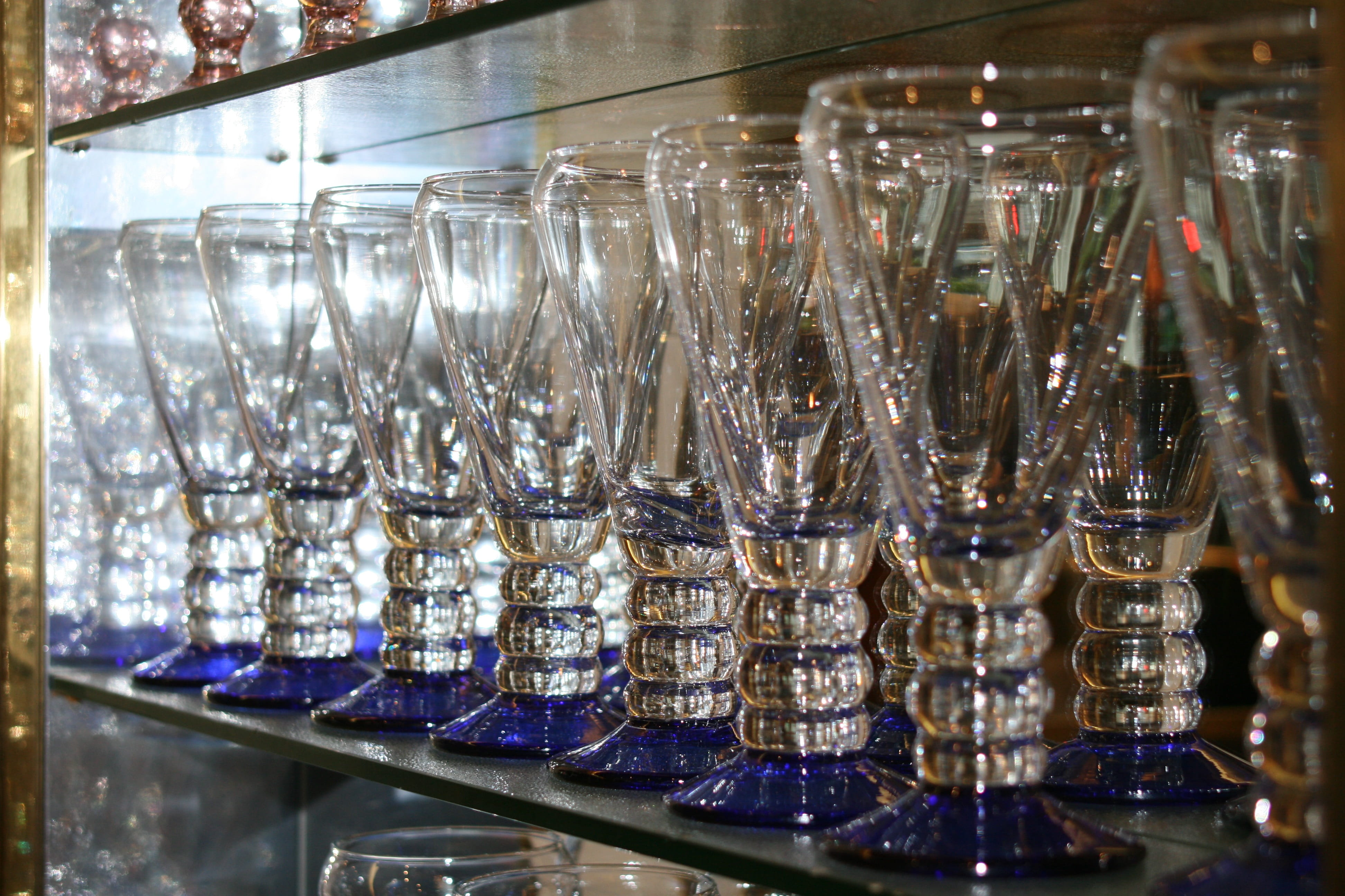 glasses, close-up, transparent, display case, abundance, bottle, bar - drink establishment, drinking glass, side by side, in a row, eiscafe, large group of objects, HD Wallpaper