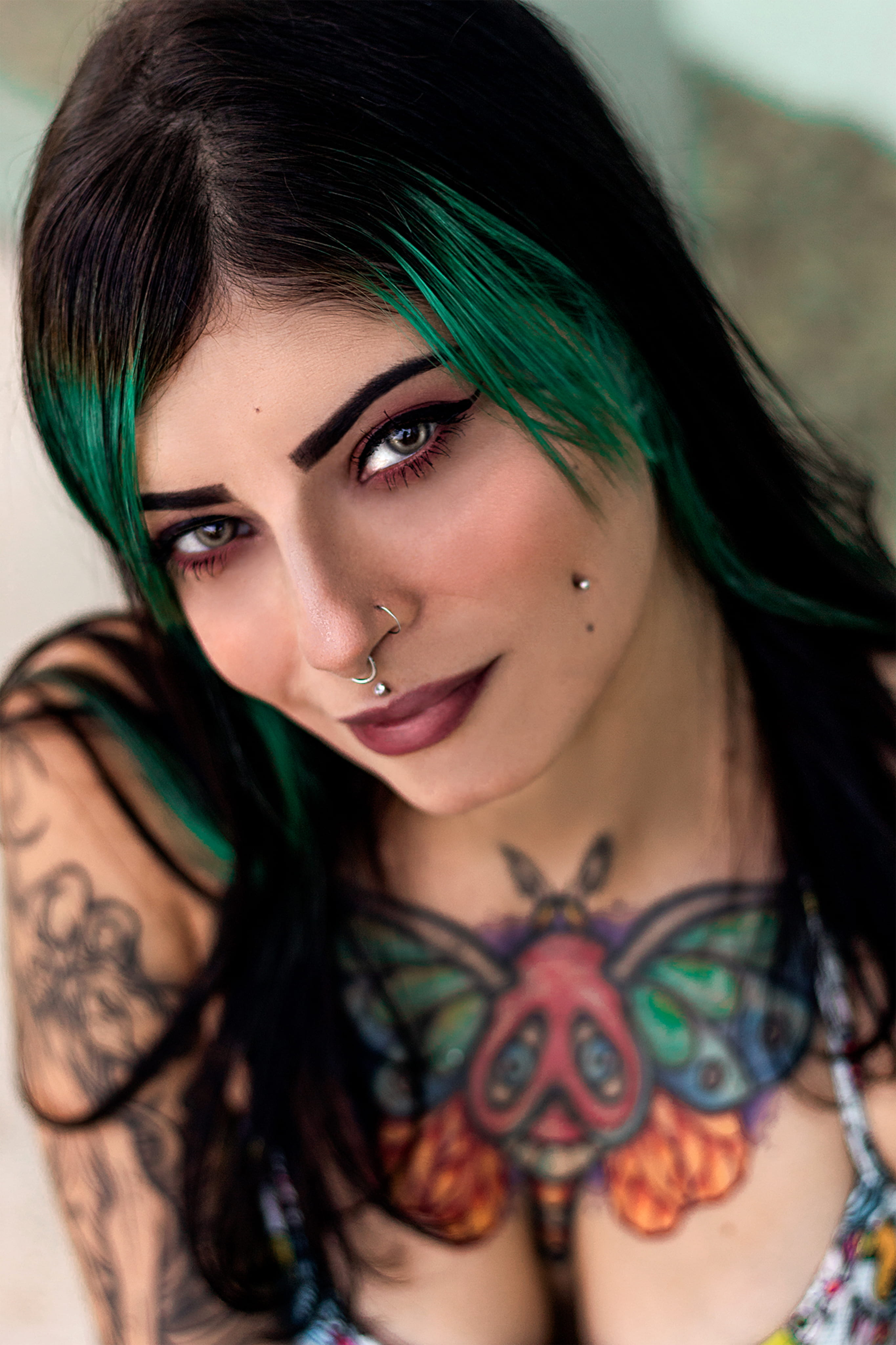 tattooed, woman, beautiful woman, looking at camera, young adult, hairstyle, close-up, green, dyed hair, young women, lifestyles, black, female, pretty, Phone HD Wallpaper