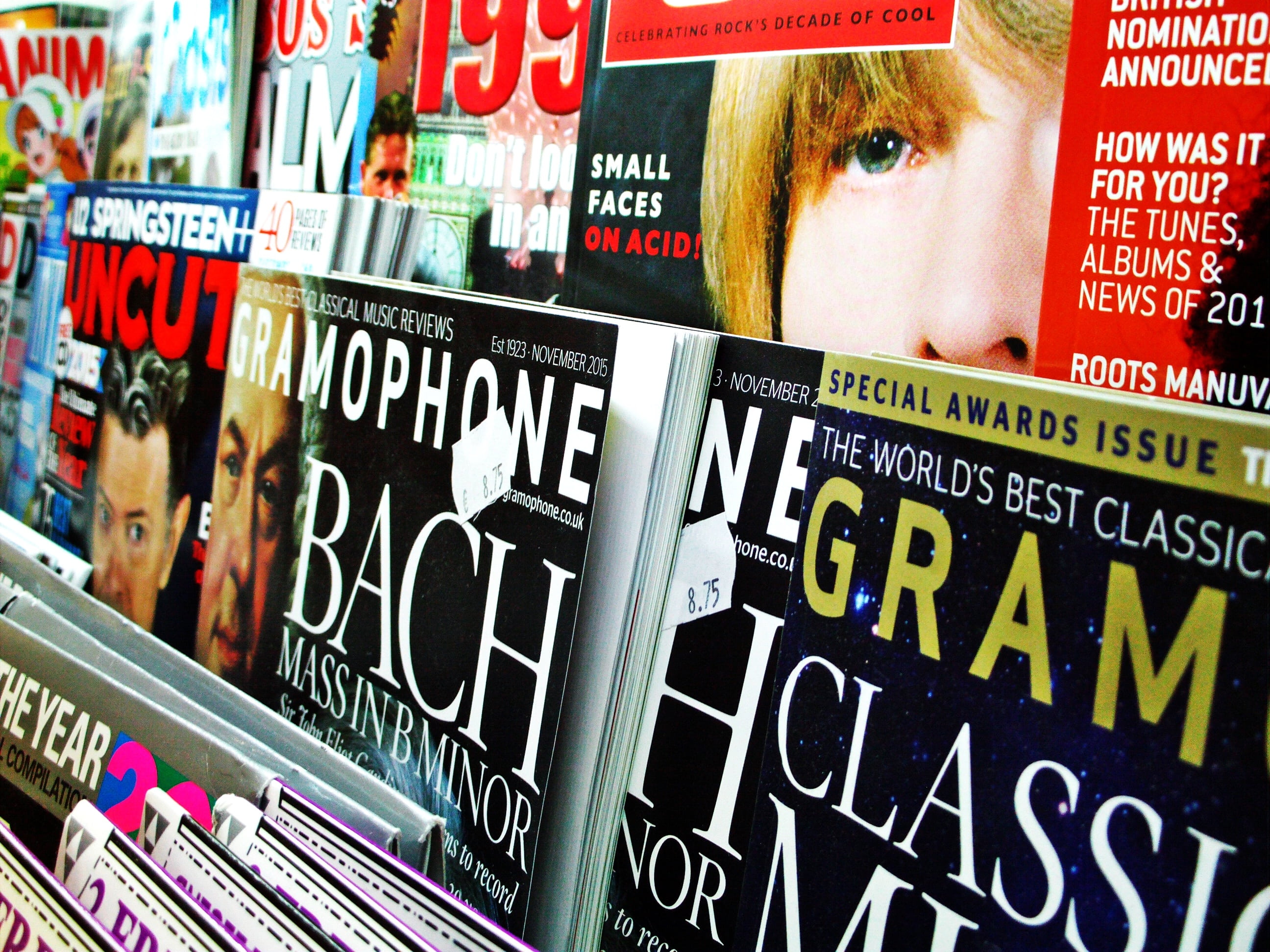 magazine rack, shop, glossy, newsagent, close-up, magazine, variation, multi colored, lifestyle, reading, background, leisure, western script, human representation, HD Wallpaper