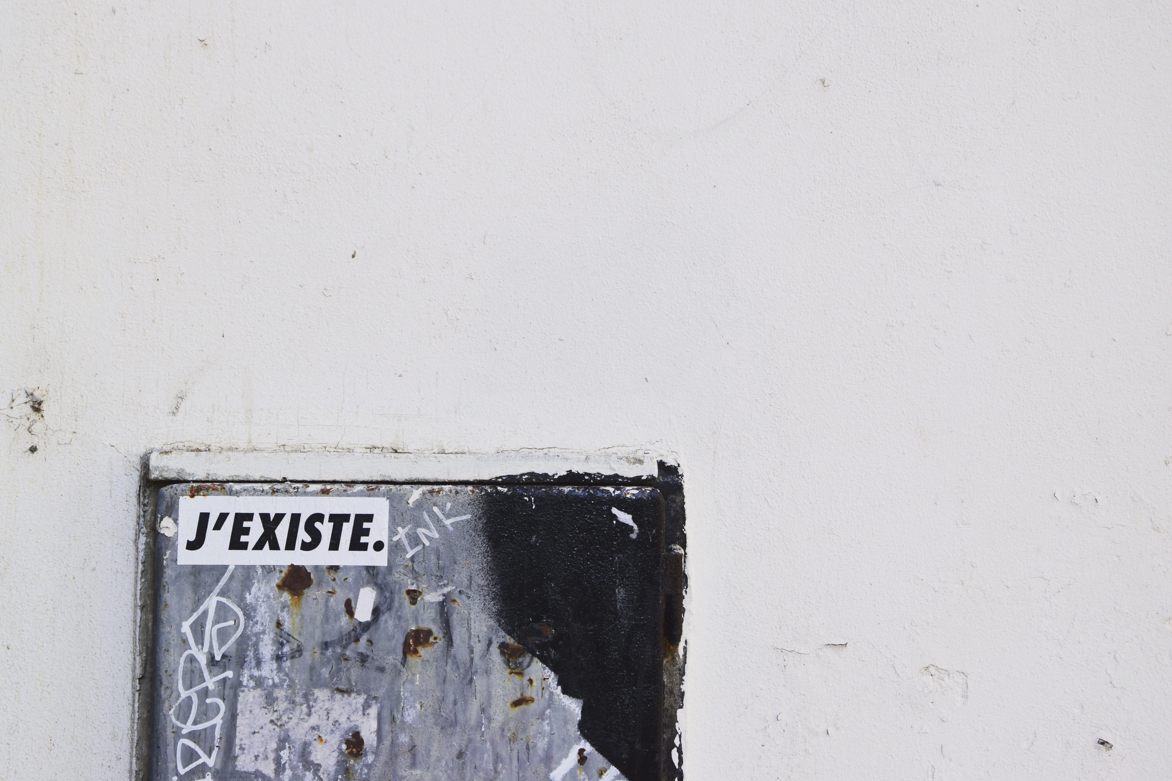tough, graffiti, peeling off, copy space, street art, sign, cracked, wall, j, communication, destruction, 4K, no people, damaged, city, wall - building feature, HD Wallpaper