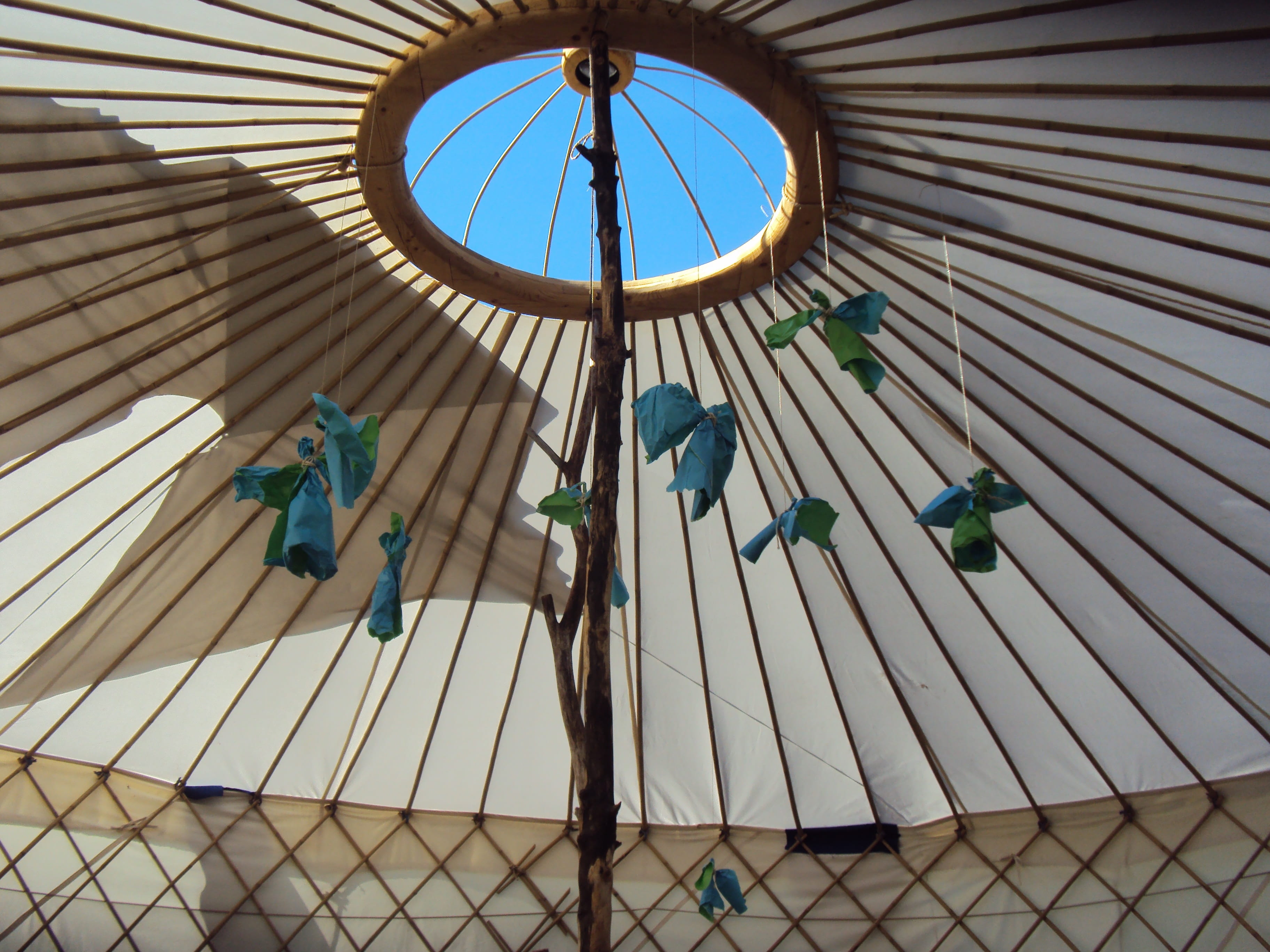 wall - building feature, nature, low angle view, ceiling, wind chime, outdoors, building exterior, birthday party, school enrollment, no people, pattern, HD Wallpaper