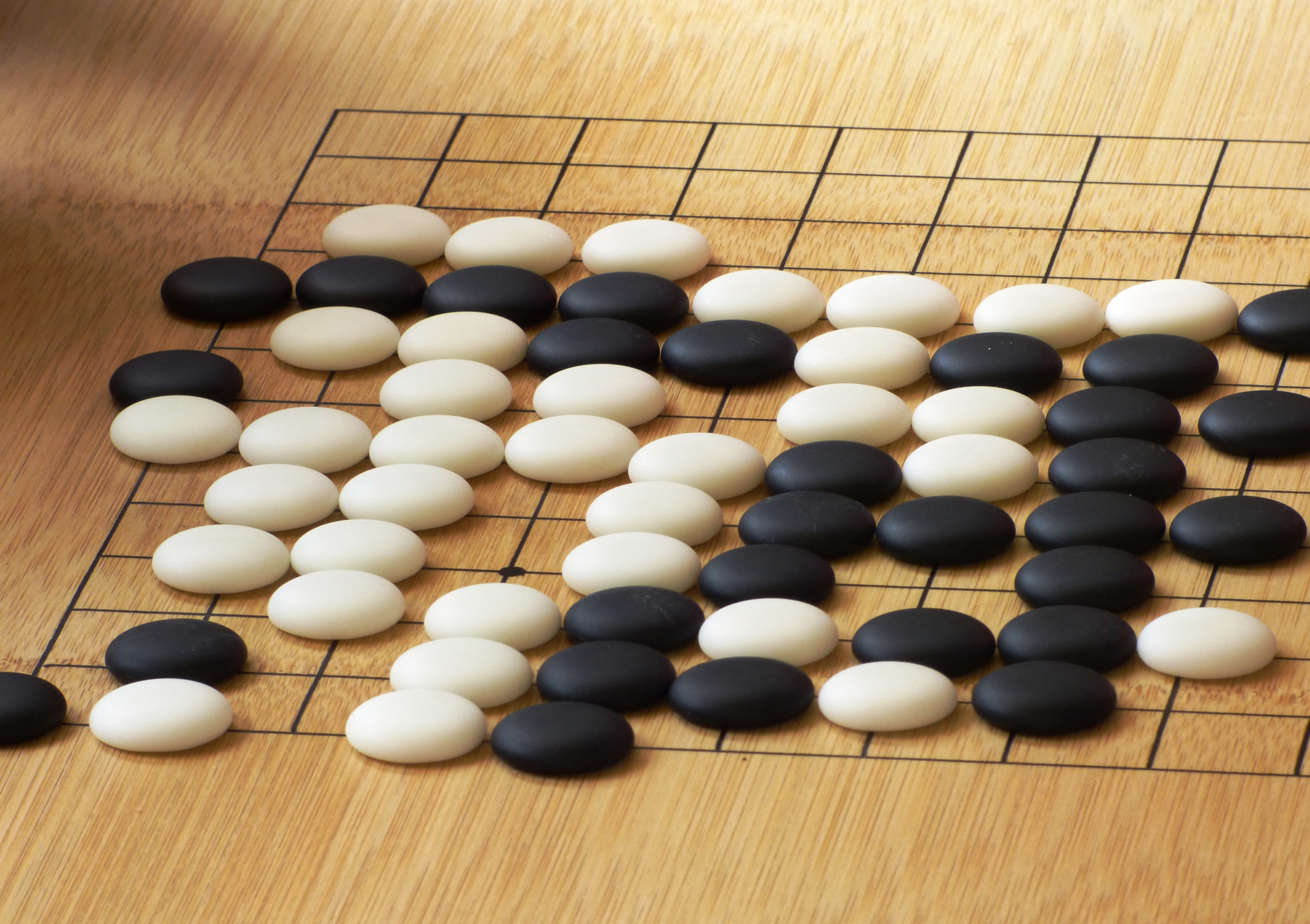 wood, wood - Material, 4K, black, pawns, arts culture and entertainment, leisure games, arrangement, pieces, white color, the strategy, board, high angle view, HD Wallpaper