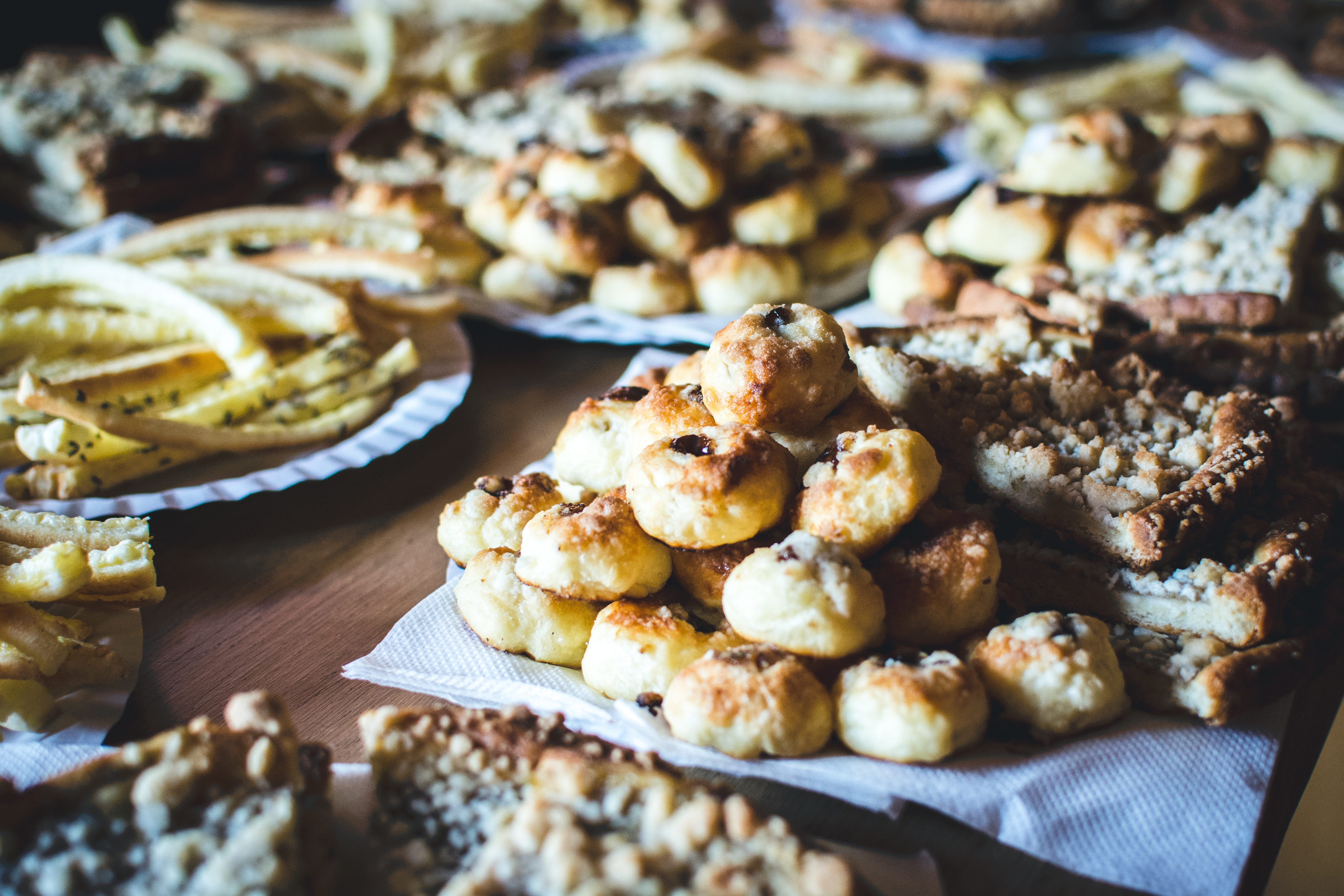 no people, cake, homemade, freshness, cookies, Traditional, 5K, ready-to-eat, plate, sweet Food, still life, food, food and drink, selective focus, Czech, HD Wallpaper