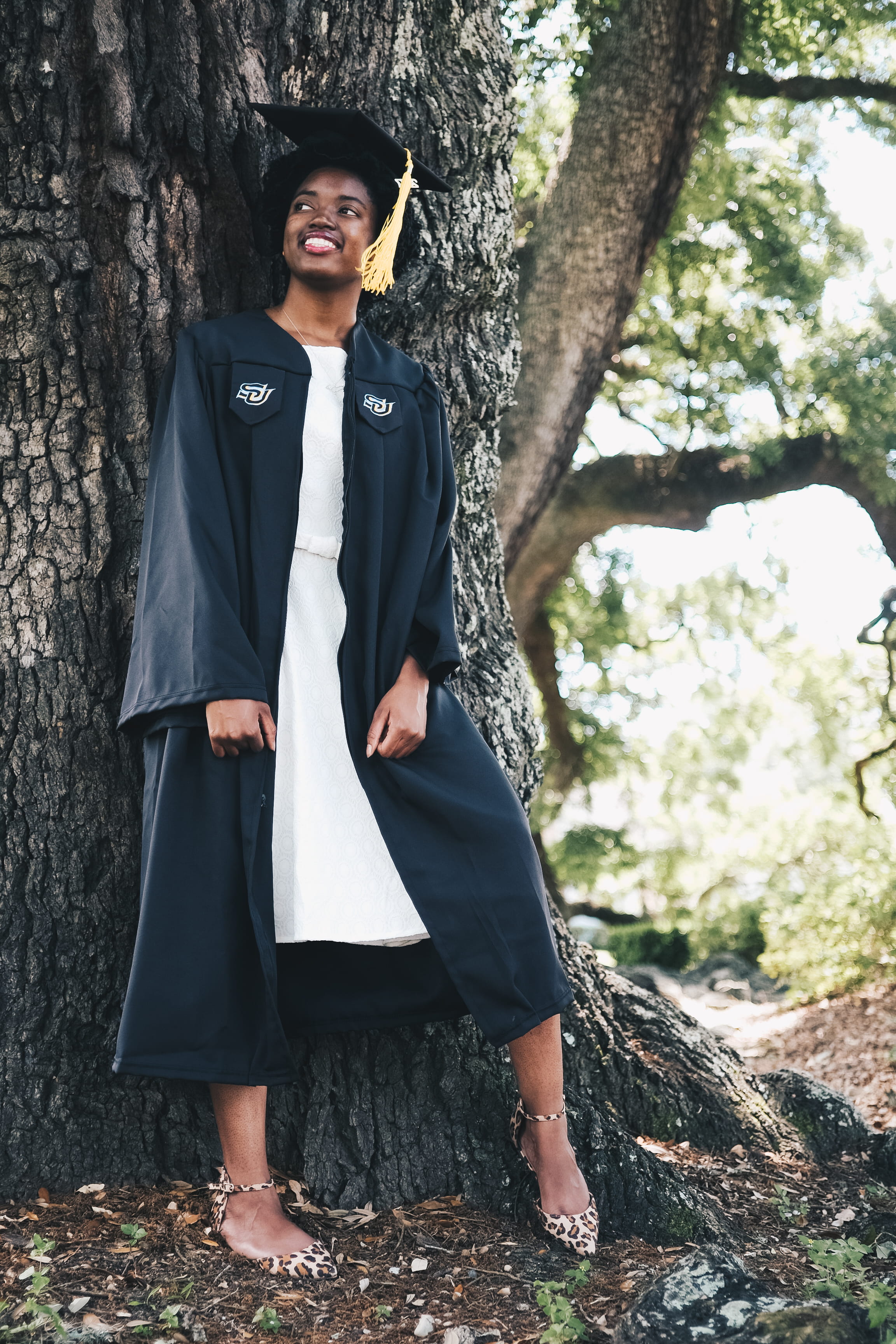 recreation, beautiful woman, full length, fashion, dress, hat, standing, young women, posing, tree, portrait, smiling, woman, looking at camera, looking, Phone HD Wallpaper