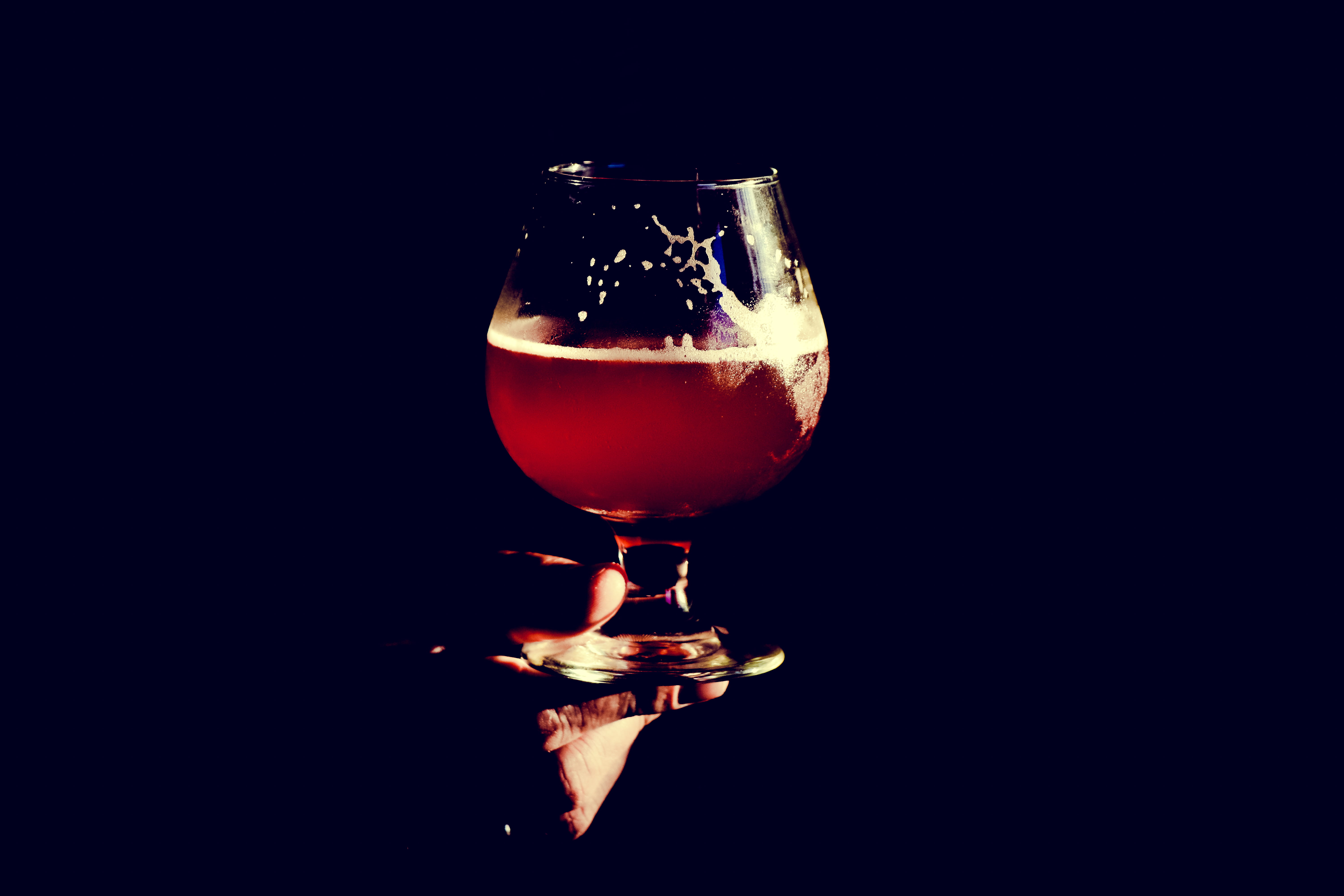 close-up, wineglass, studio shot, drink, draft, black background, still life, glass - material, household equipment, food, freshness, beverage, bar, transparent, HD Wallpaper