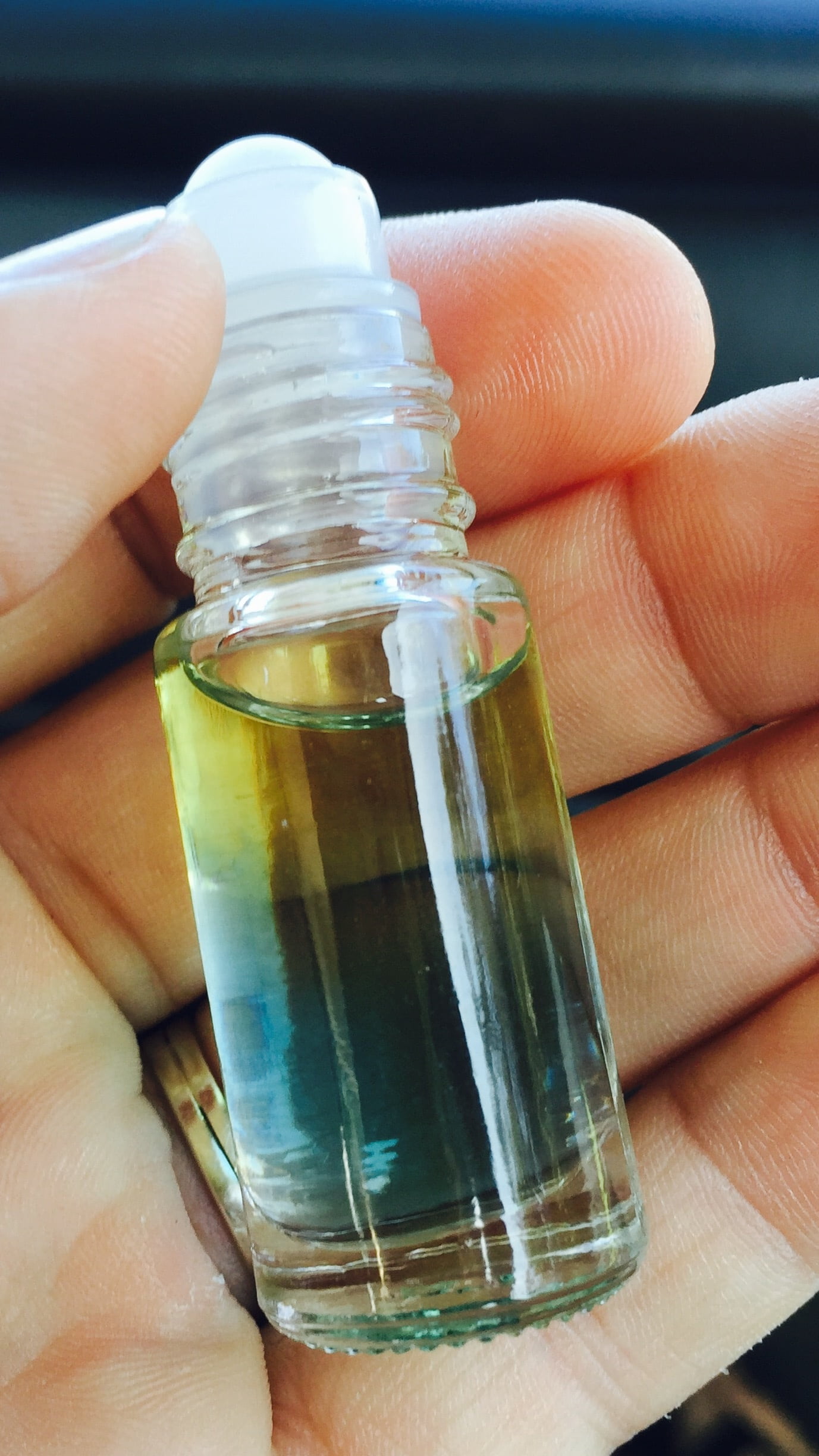 scent, naturopathy, body part, science, care, mini, human body part, holding, indoors, roller bottle, focus on foreground, hand, human finger, aromatherapy, Phone HD Wallpaper