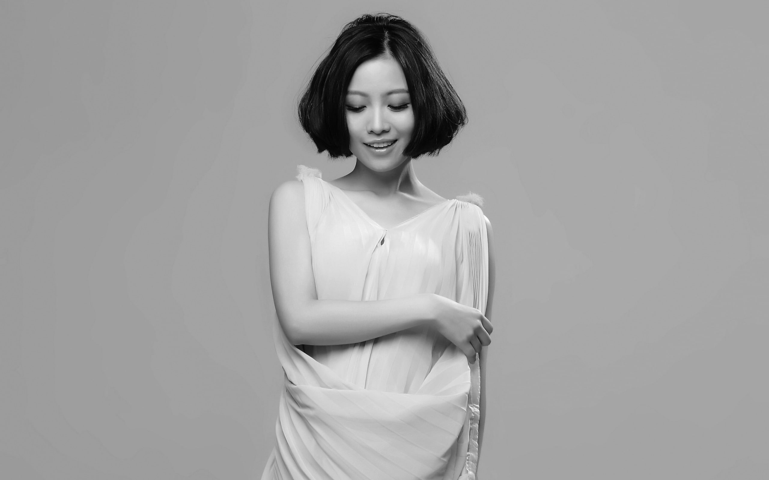 white, top, 2K, front view, standing, lifestyles, chinese, s, bella, young adult, indoors, waist up, looking at camera, studio shot, adult, commemorate, HD Wallpaper