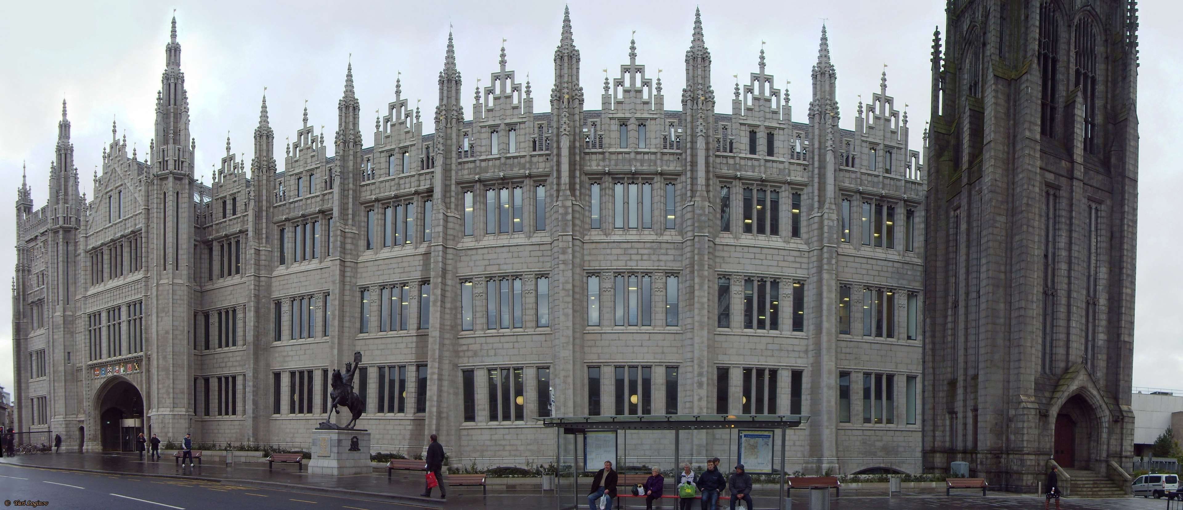 built structure, building exterior, building, aberdeen city council, real people, history, 4K, women, large group of people, incidental people, government, HD Wallpaper