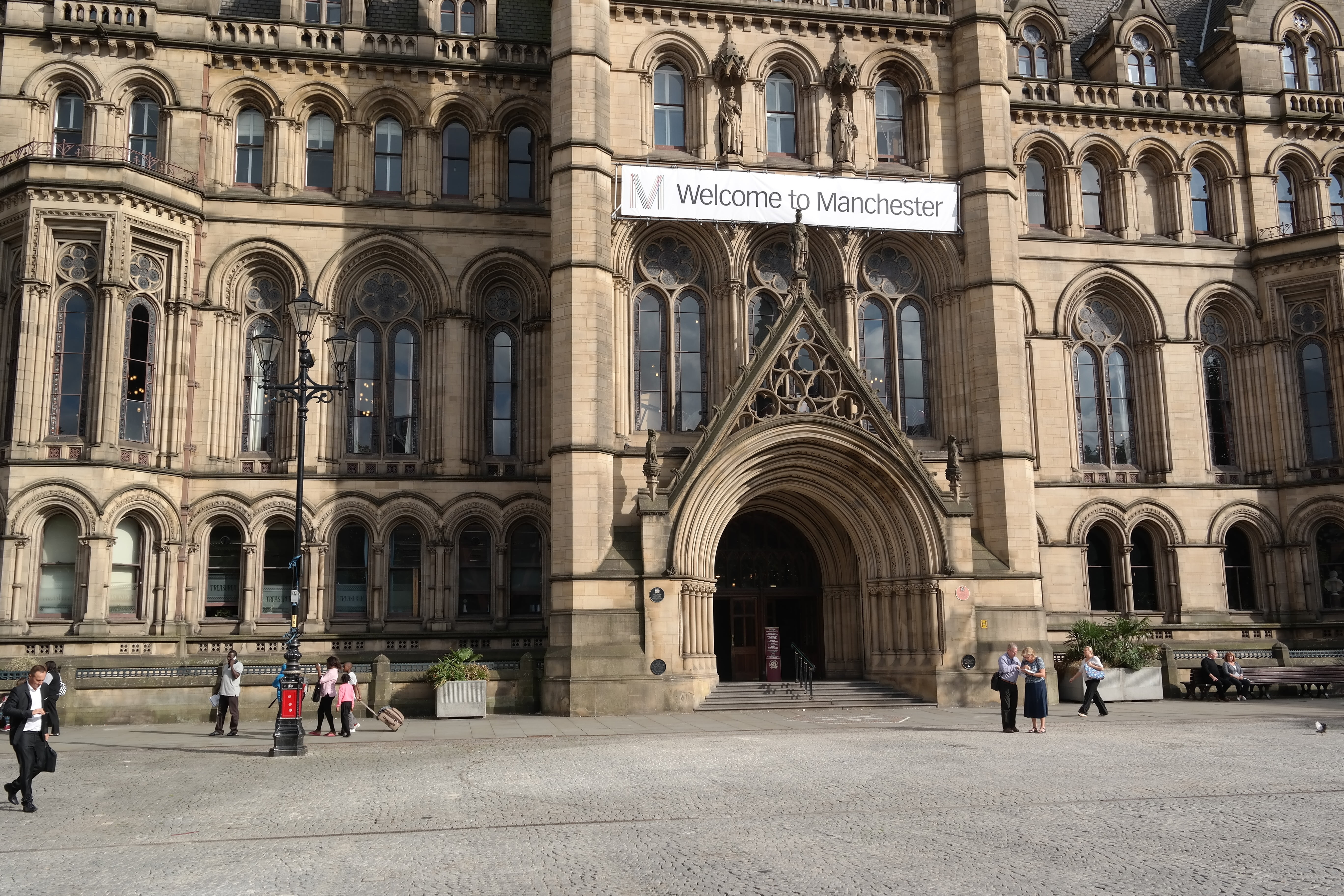 adult, women, crowd, architectural column, daytime, arch, building, religion, the past, tourism, manchester, hall, real people, town, group of people, albert square, HD Wallpaper