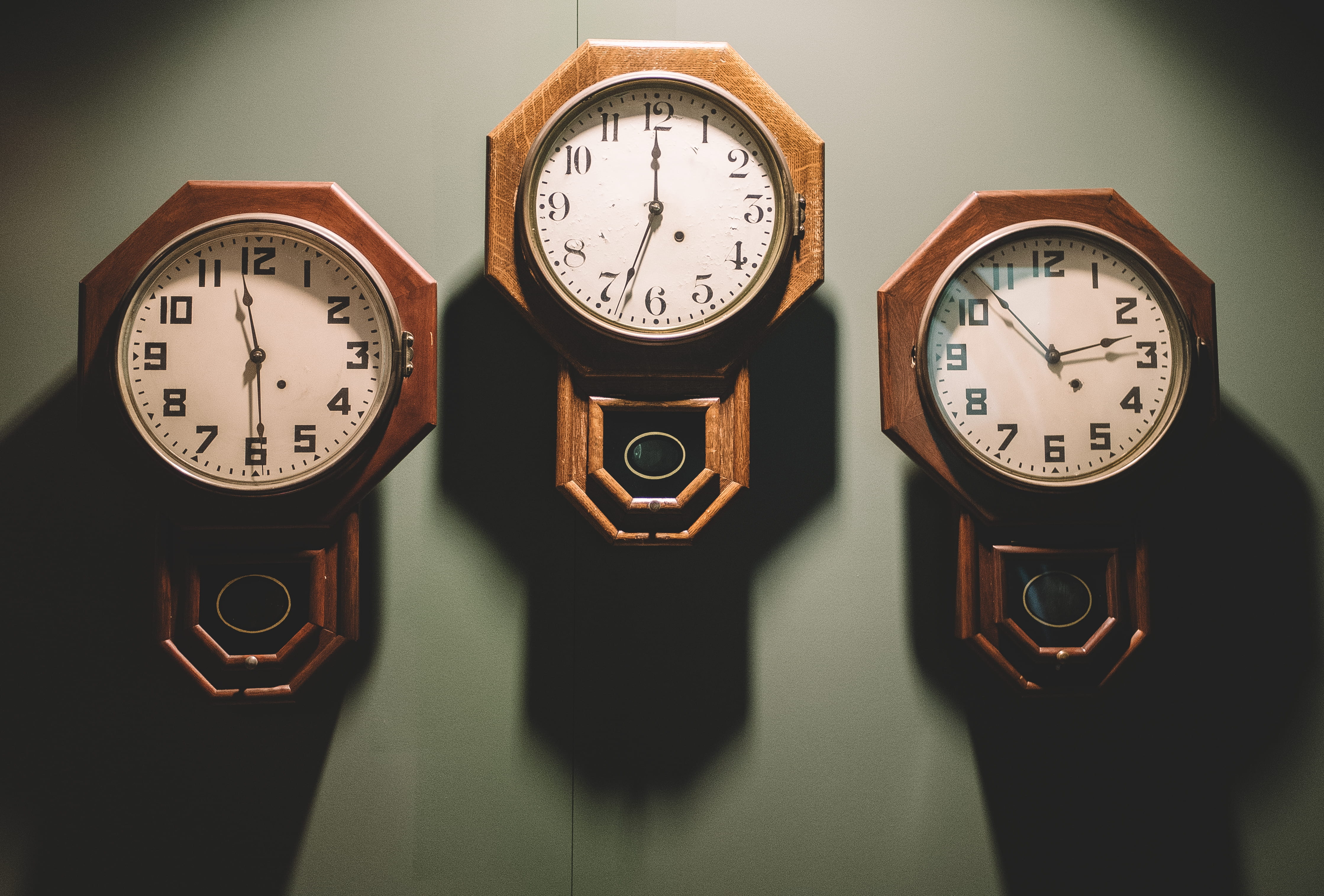 council bluffs, variation, wall, vintage, white, analog, three, grandfather clock, close-up, clock, gray, still life, framed, clock hand, 4K, hanging, HD Wallpaper