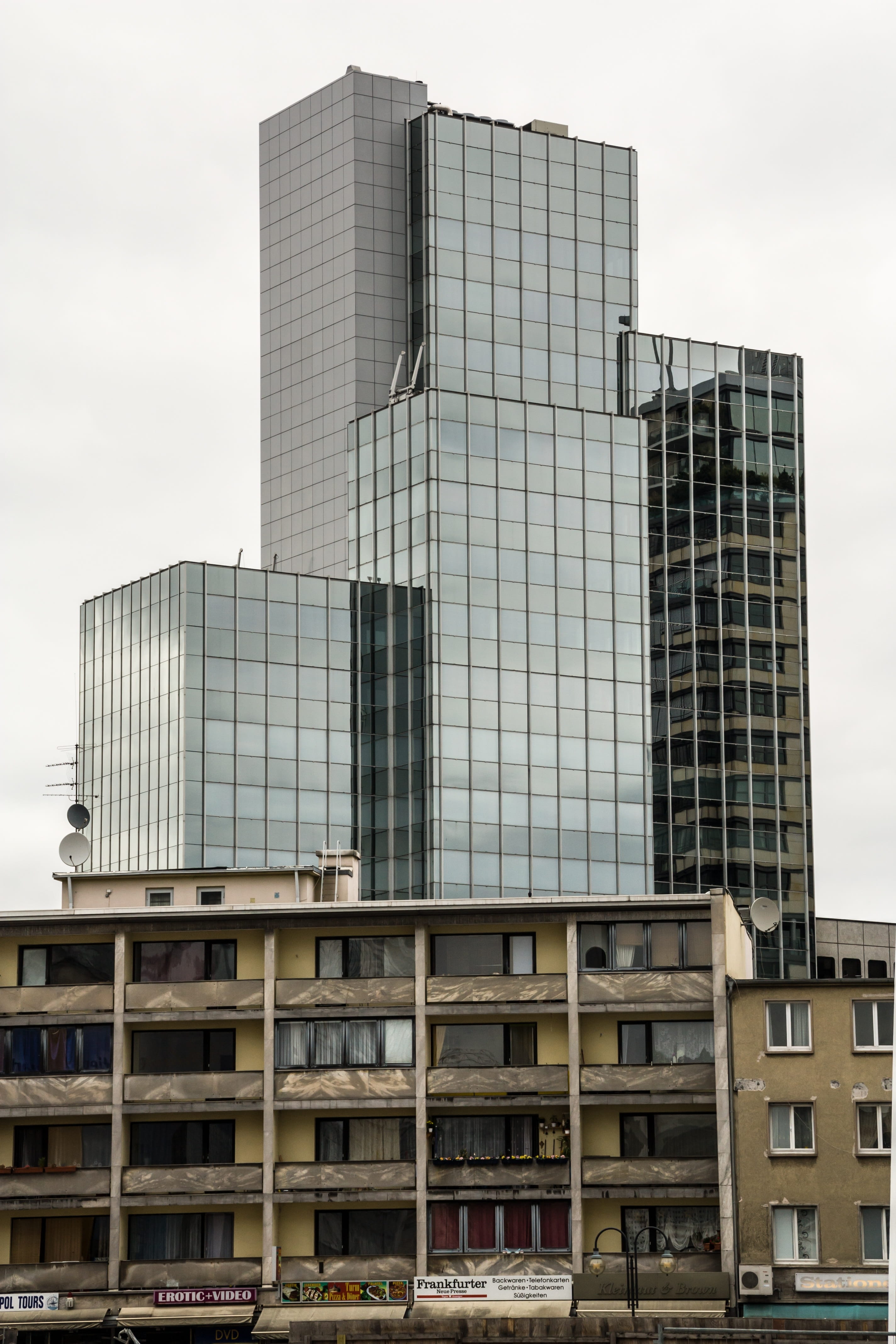 office, low angle view, 4K, modern, tower, office Building, nature, skyscrapers, reflection, outdoors, old, building Exterior, office building exterior, Phone HD Wallpaper