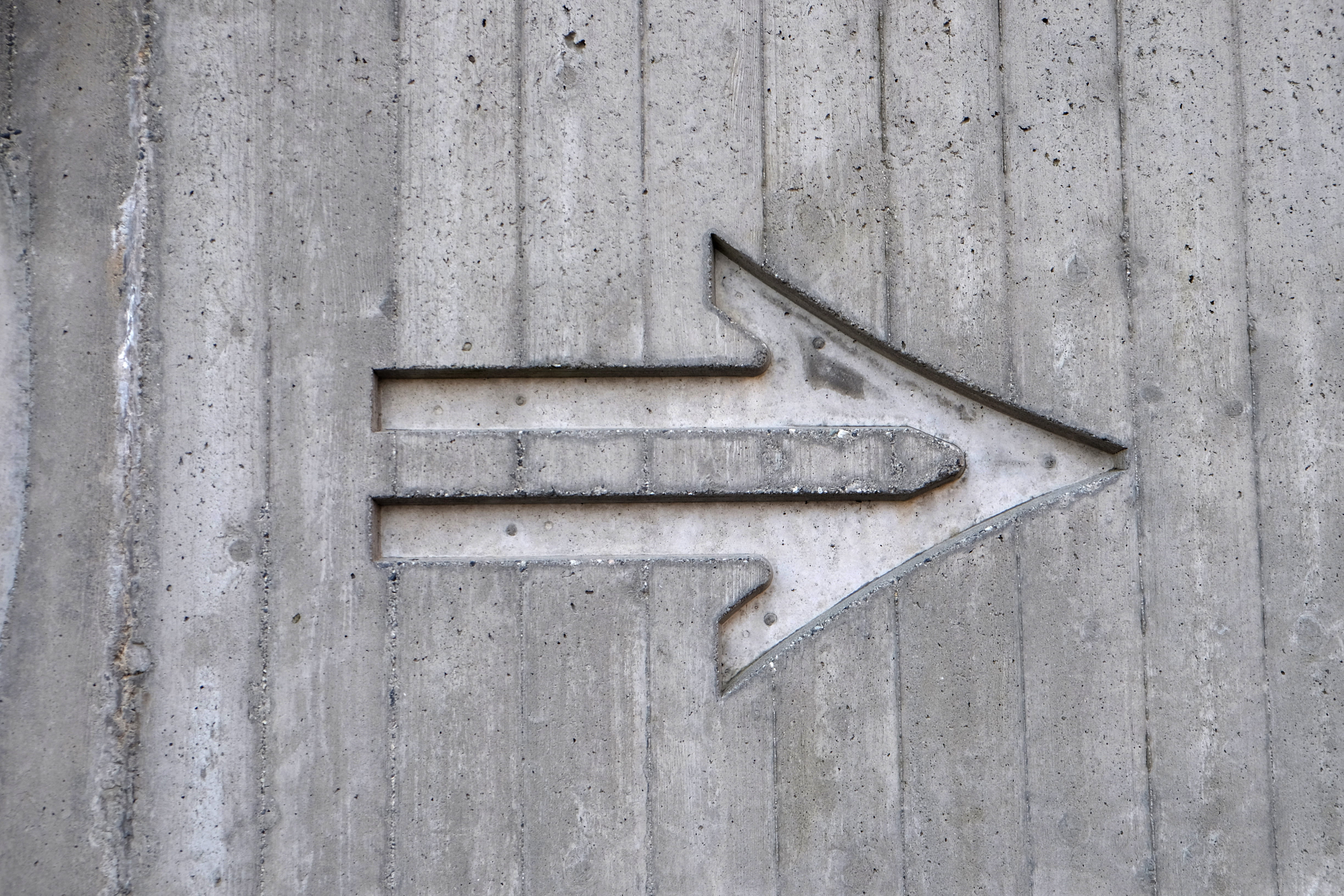 4K, single object, wooden, text, grey, pattern, engraved, arrow, left, communication, close-up, wall, concrete, day, surface, wood - material, wall - building feature, HD Wallpaper