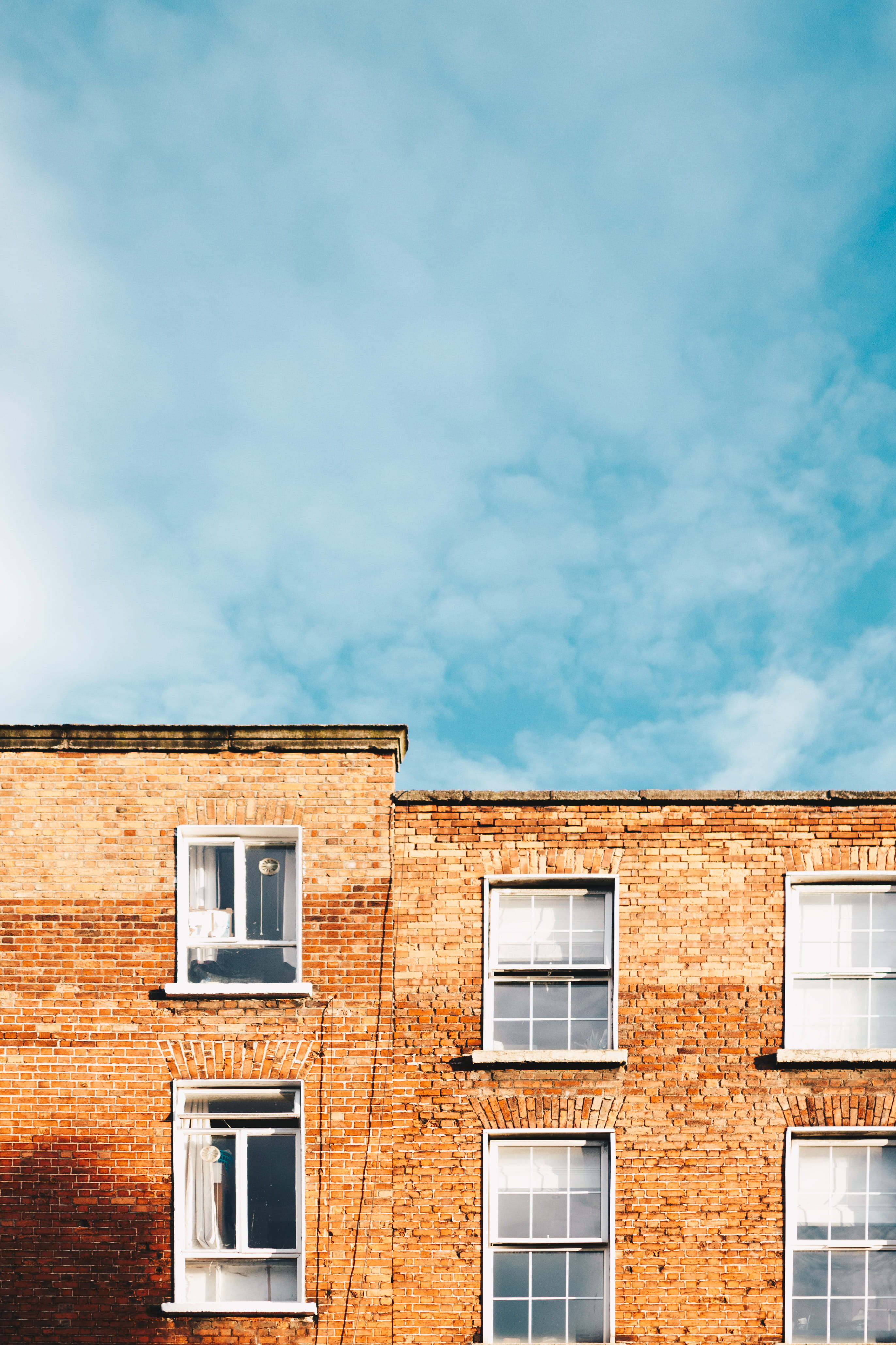 day, buildings, home, 4K, sunlight, wall, architecture, outdoors, daylight, window, red bricks, no people, residential district, two, built structure, Phone HD Wallpaper