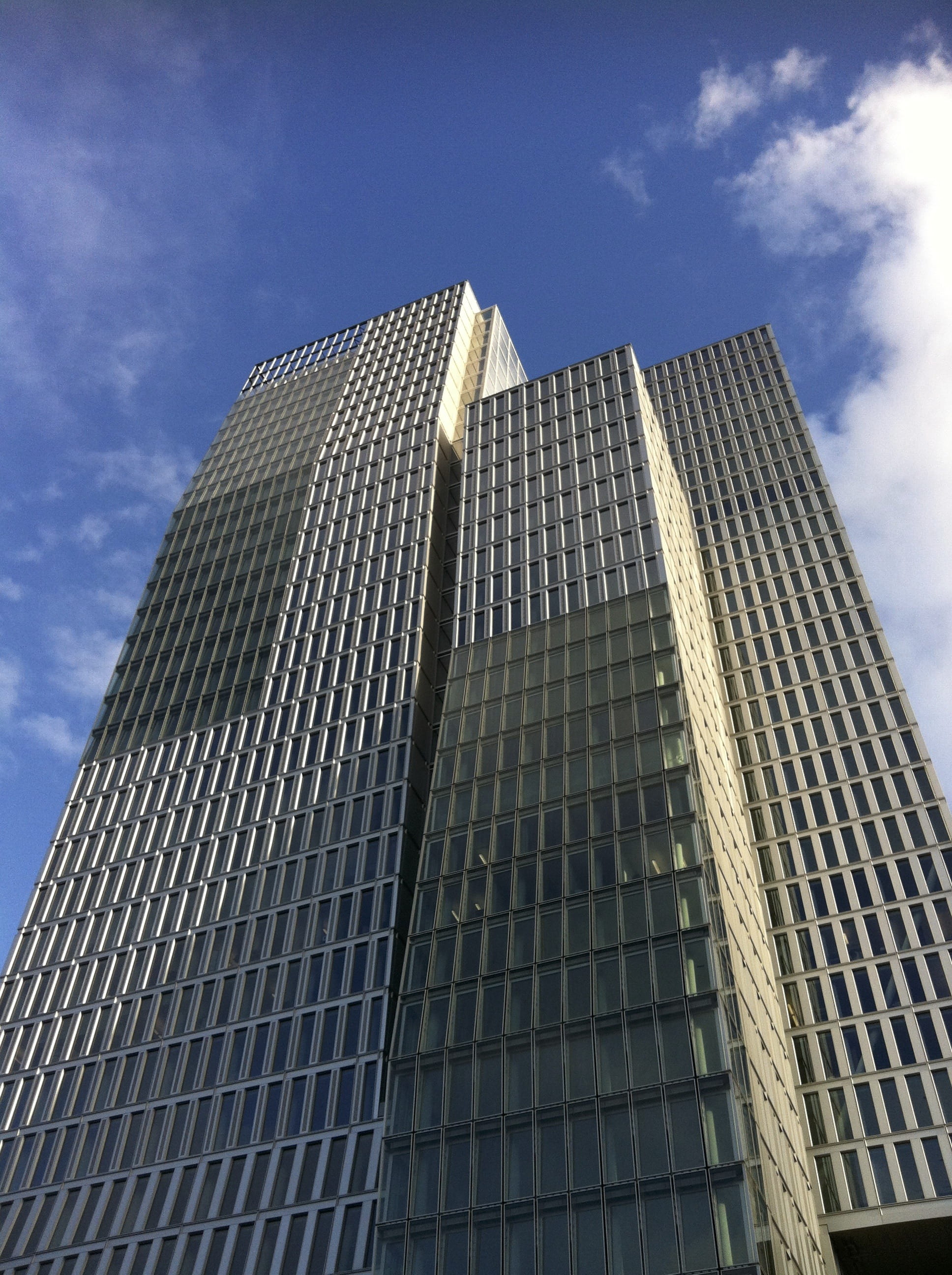 height, architecture, low angle view, no people, office building exterior, cloud - sky, window, frankfurt am main germany, nature, modern, tower, sky, skyscraper, Phone HD Wallpaper