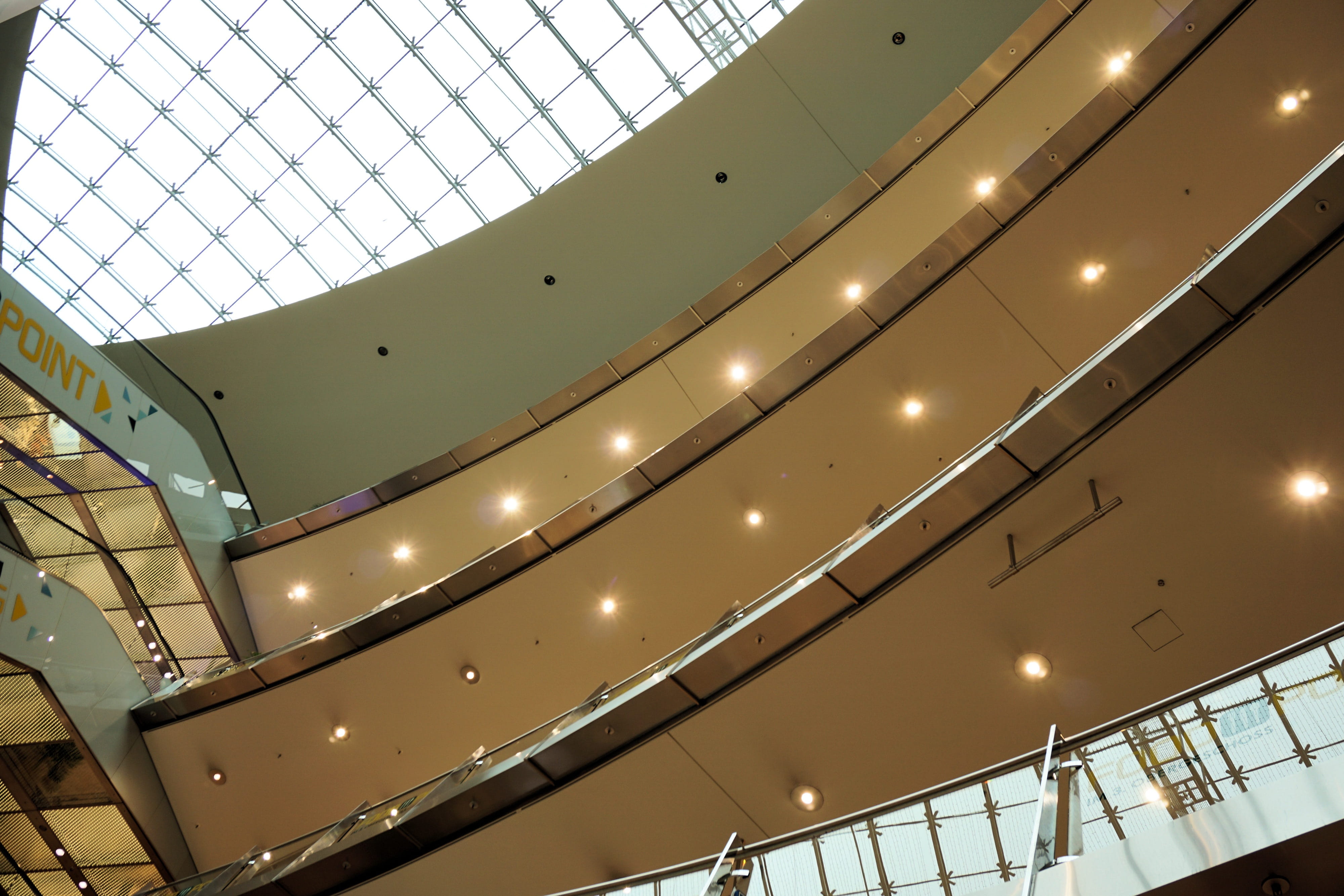consumption, built structure, architecture, shopping, clothing, fashion, staircase, ceiling, purchasing, city, department store, roof, no people, indoors, HD Wallpaper