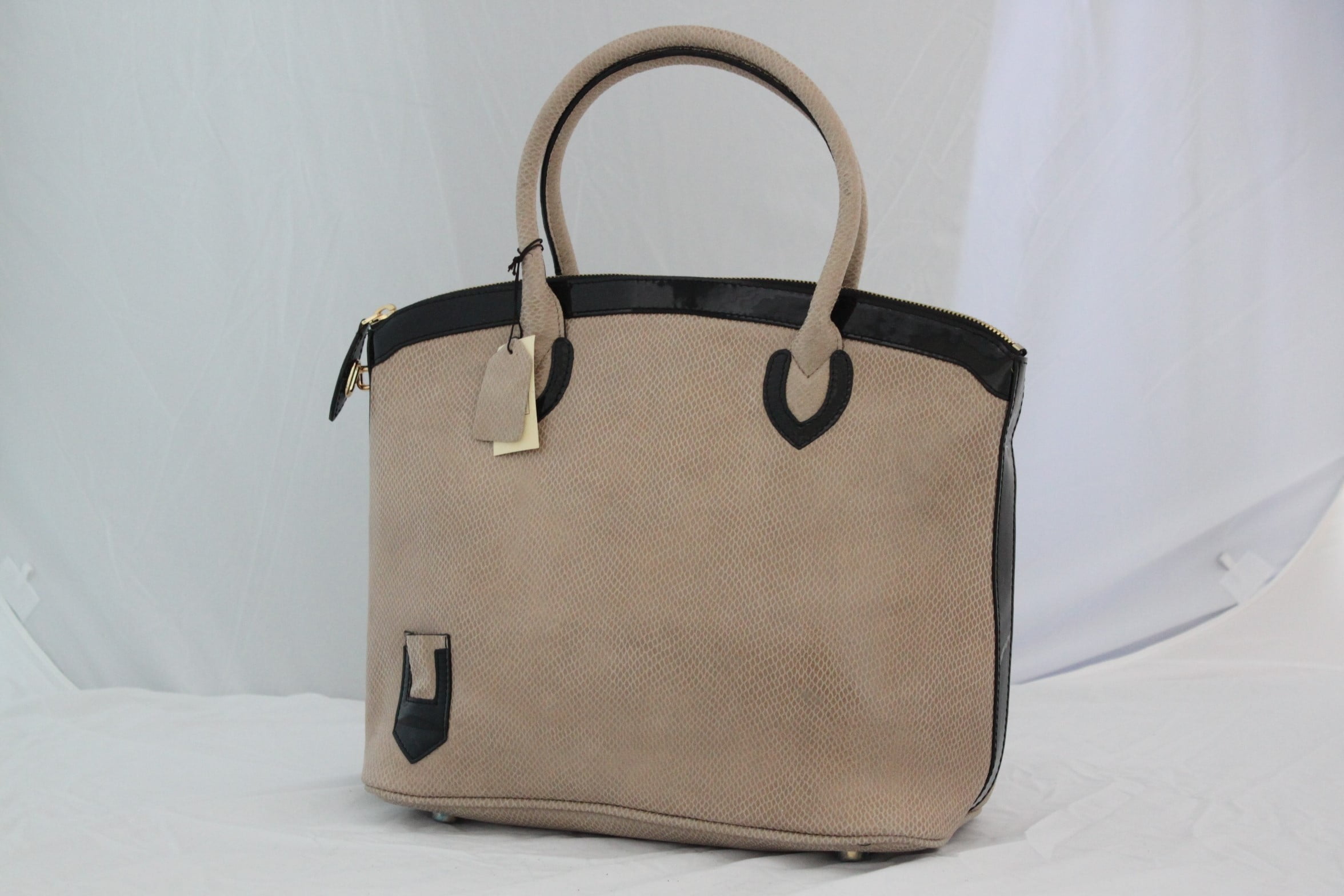 cut out, 1080P, leather, trip, copy space, safety, packing, journey, personal accessory, luggage, bag, suitcase, Handbag, leaving, holiday, Louis vuitton, HD Wallpaper