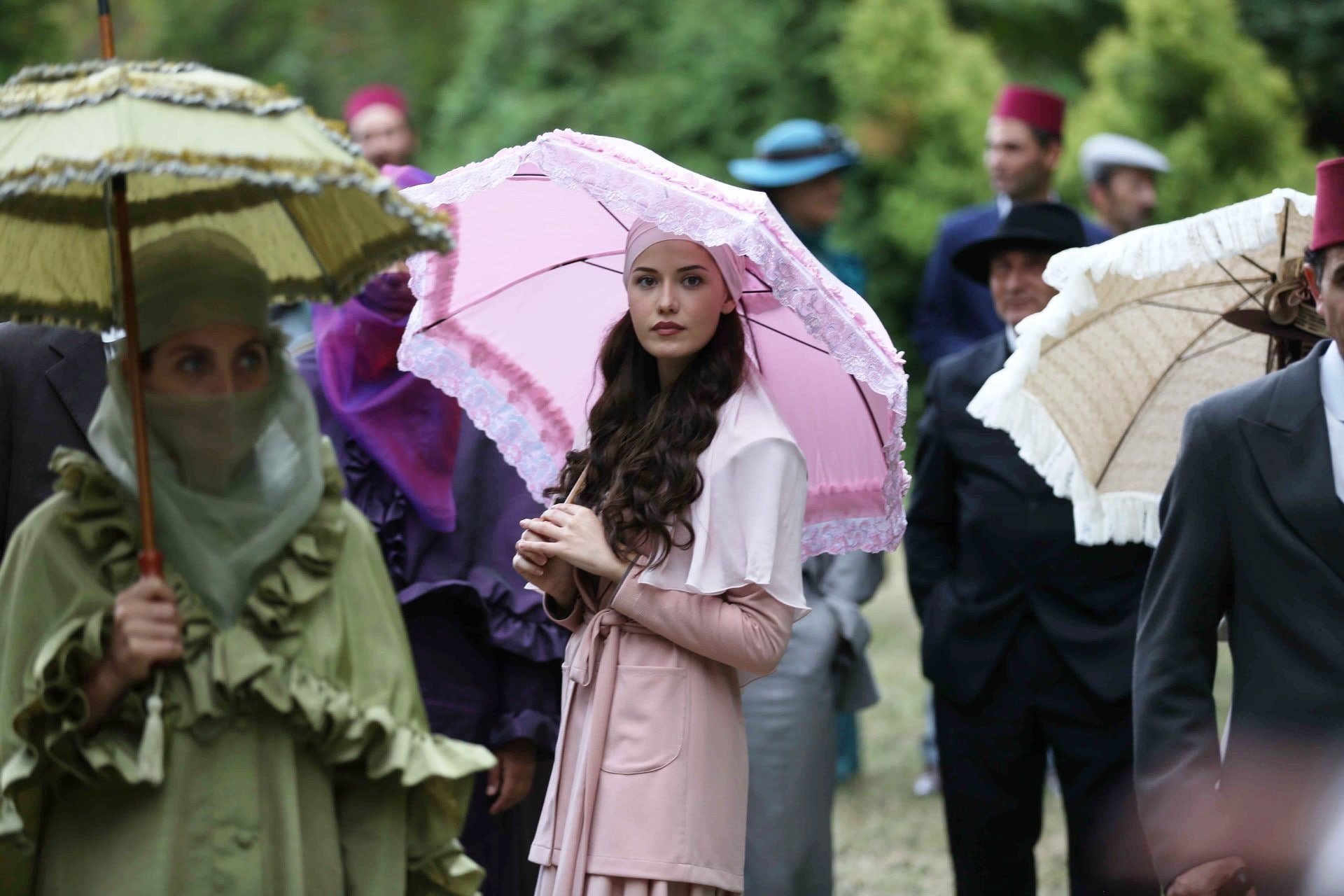 long hair, 1080P, women, umbrella, brunette, Fahriye Evcen, HD Wallpaper