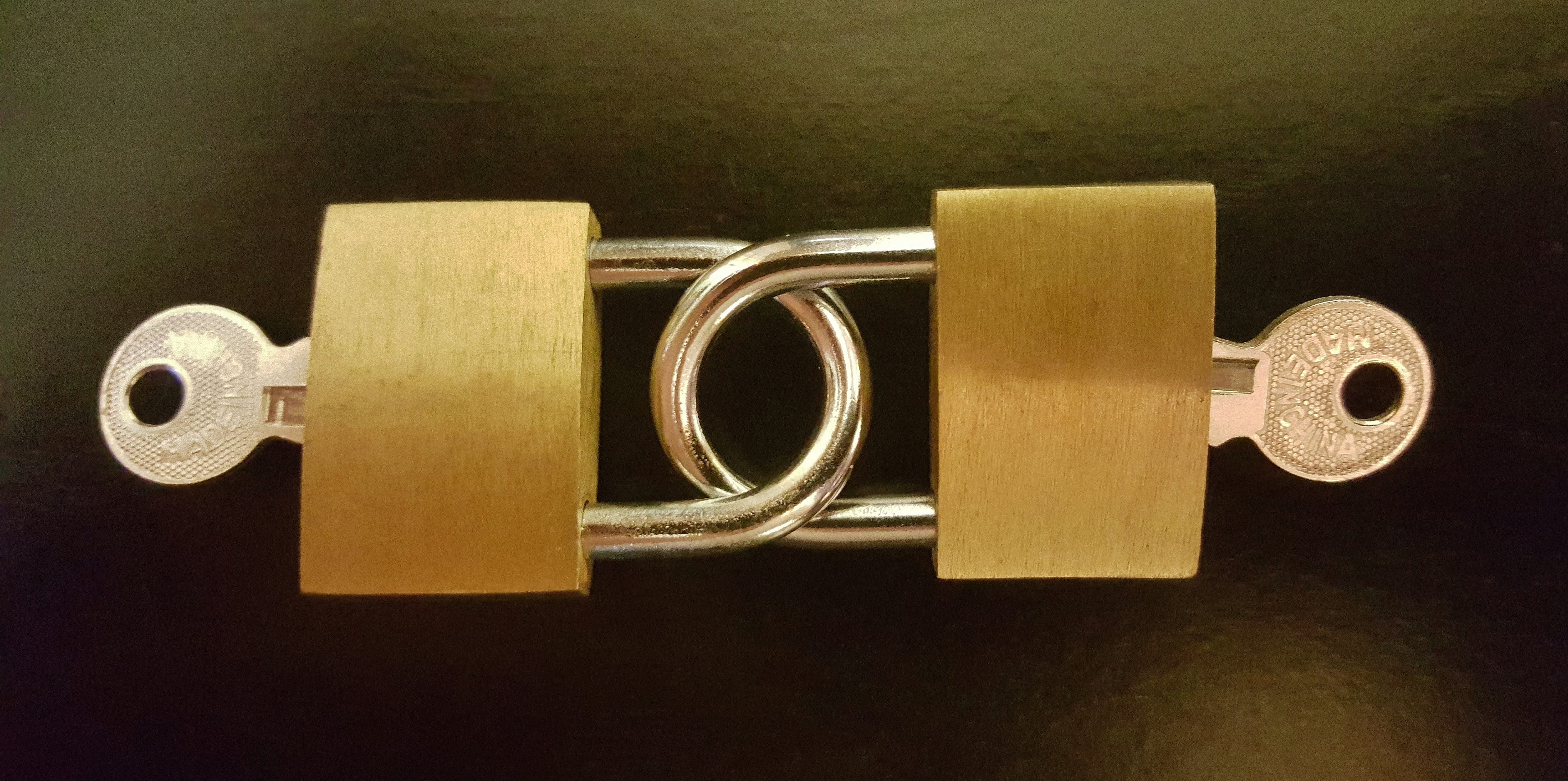 joined, single object, Link, wood - material, Lock, Padlocks, solution, gold, studio shot, number, learning, indoors, two, keys, yellow, united, unlock, HD Wallpaper