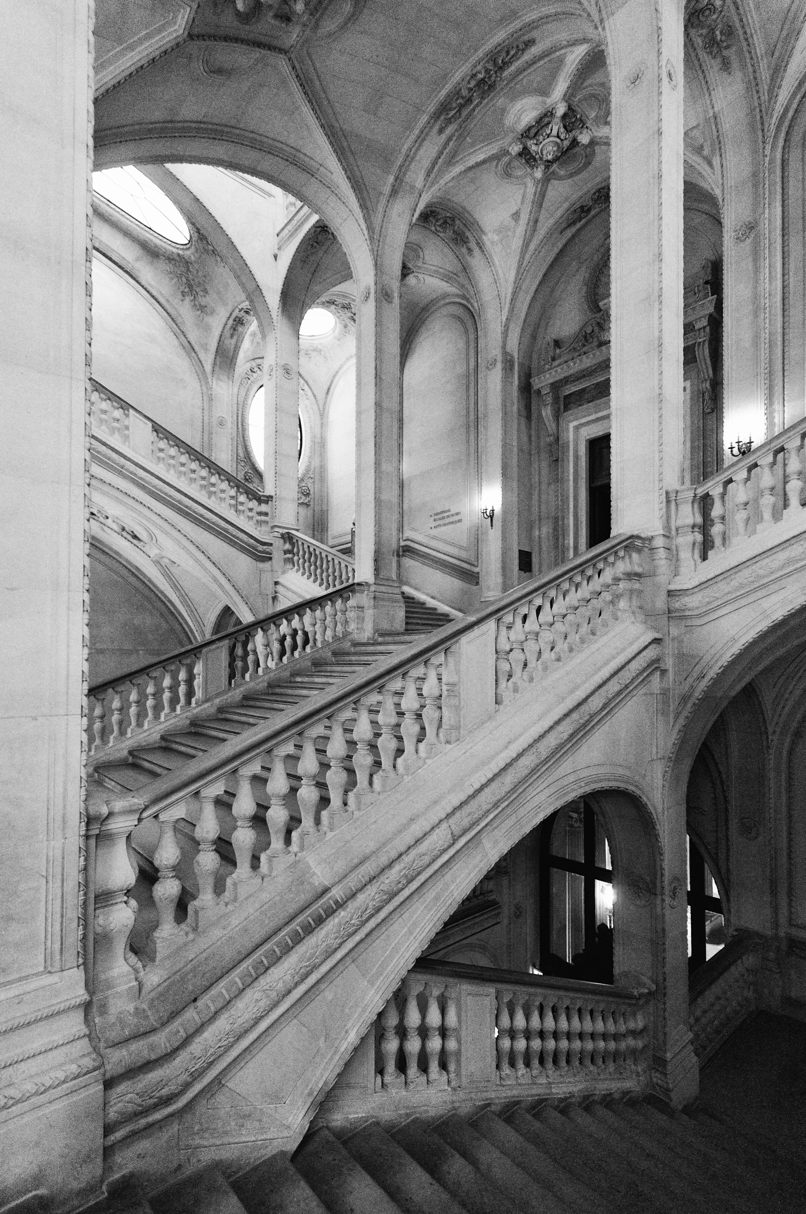 architectural column, louvre, day, belief, Stairs, architecture, inside, concrete, the past, history, ceiling, 4K, empty, ornate, stiegenhaus, balustrade, Phone HD Wallpaper