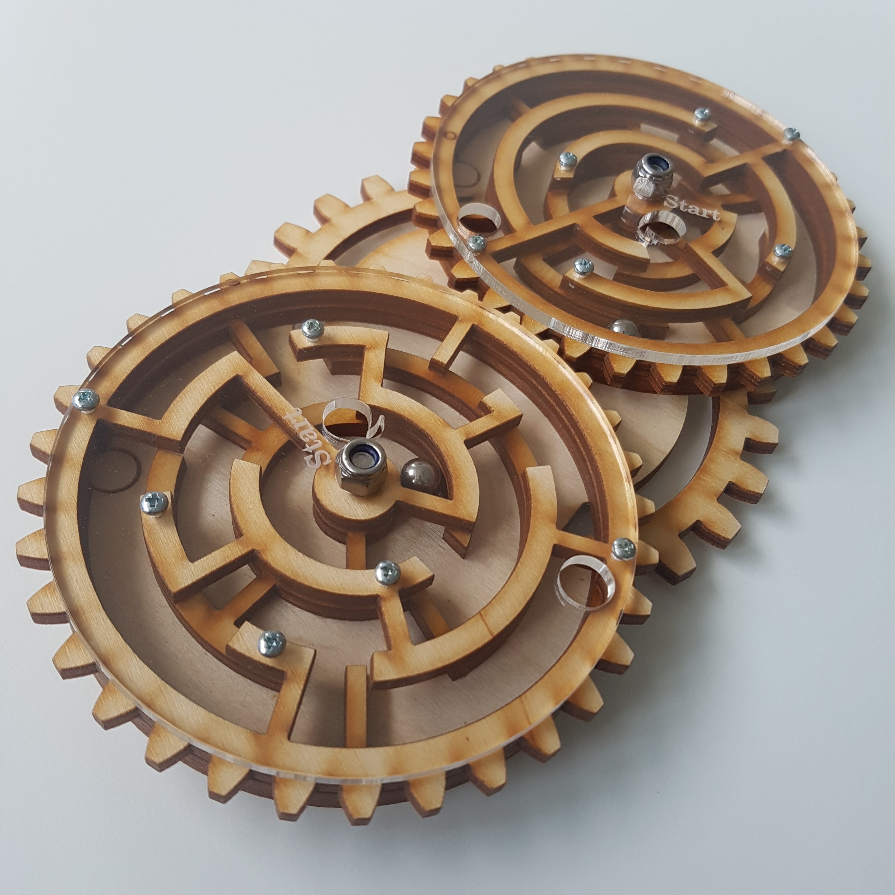 machinery, geometric shape, pattern, close-up, 2K, accuracy, studio shot, complexity, shape, woodtoys, round, indoors, timekeeper, metal, precision, no people, Phone HD Wallpaper